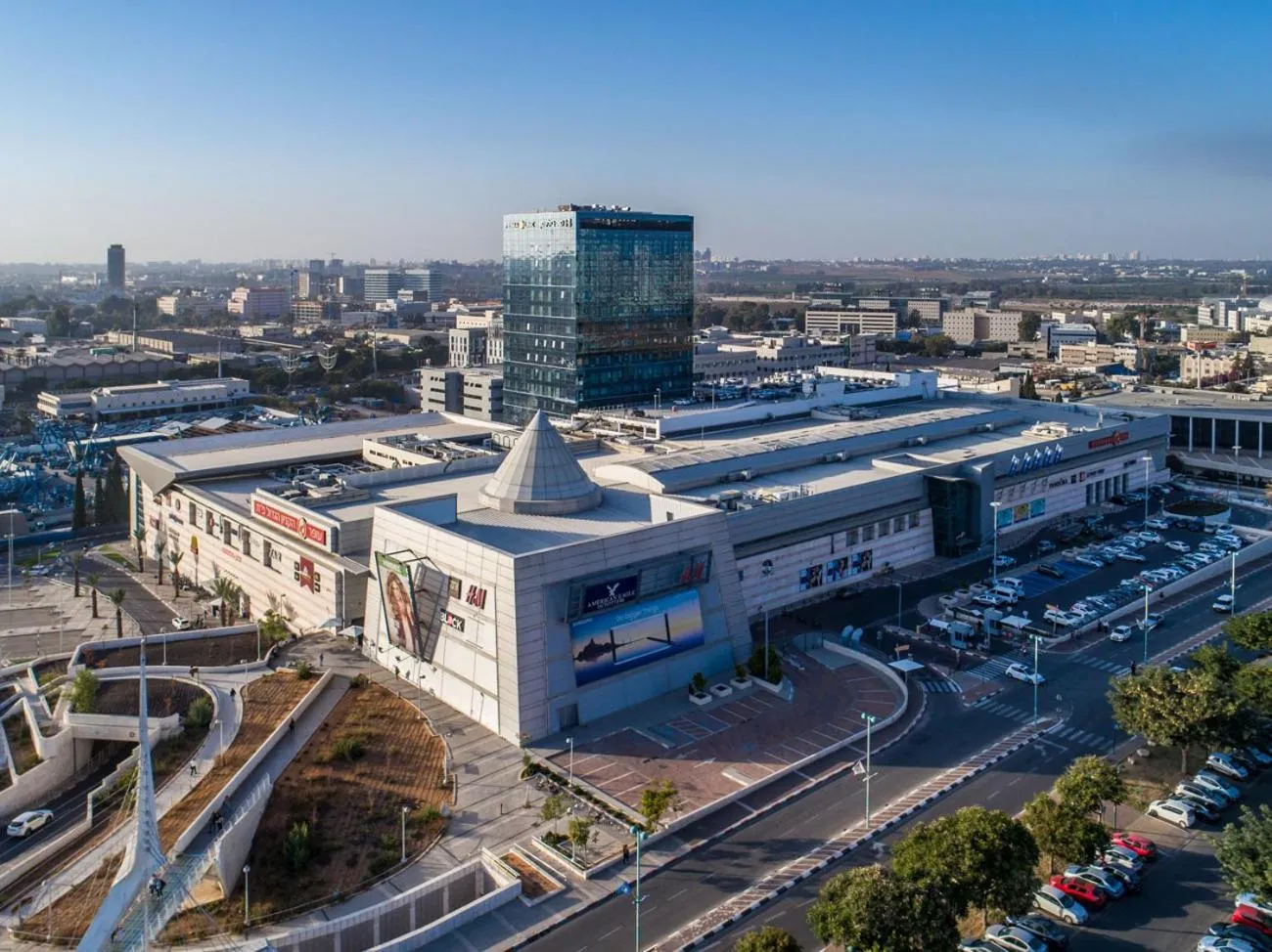 Property building in Prima Link Hotel