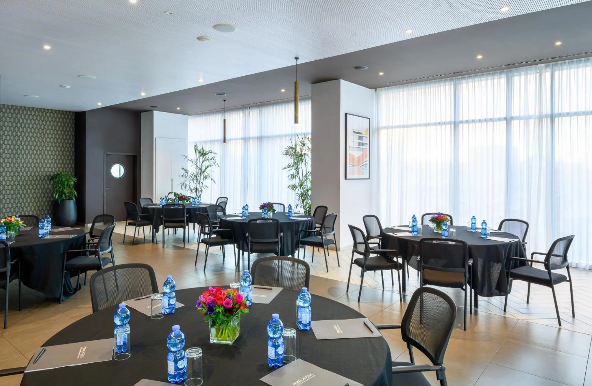 Business facilities in Prima Link Hotel