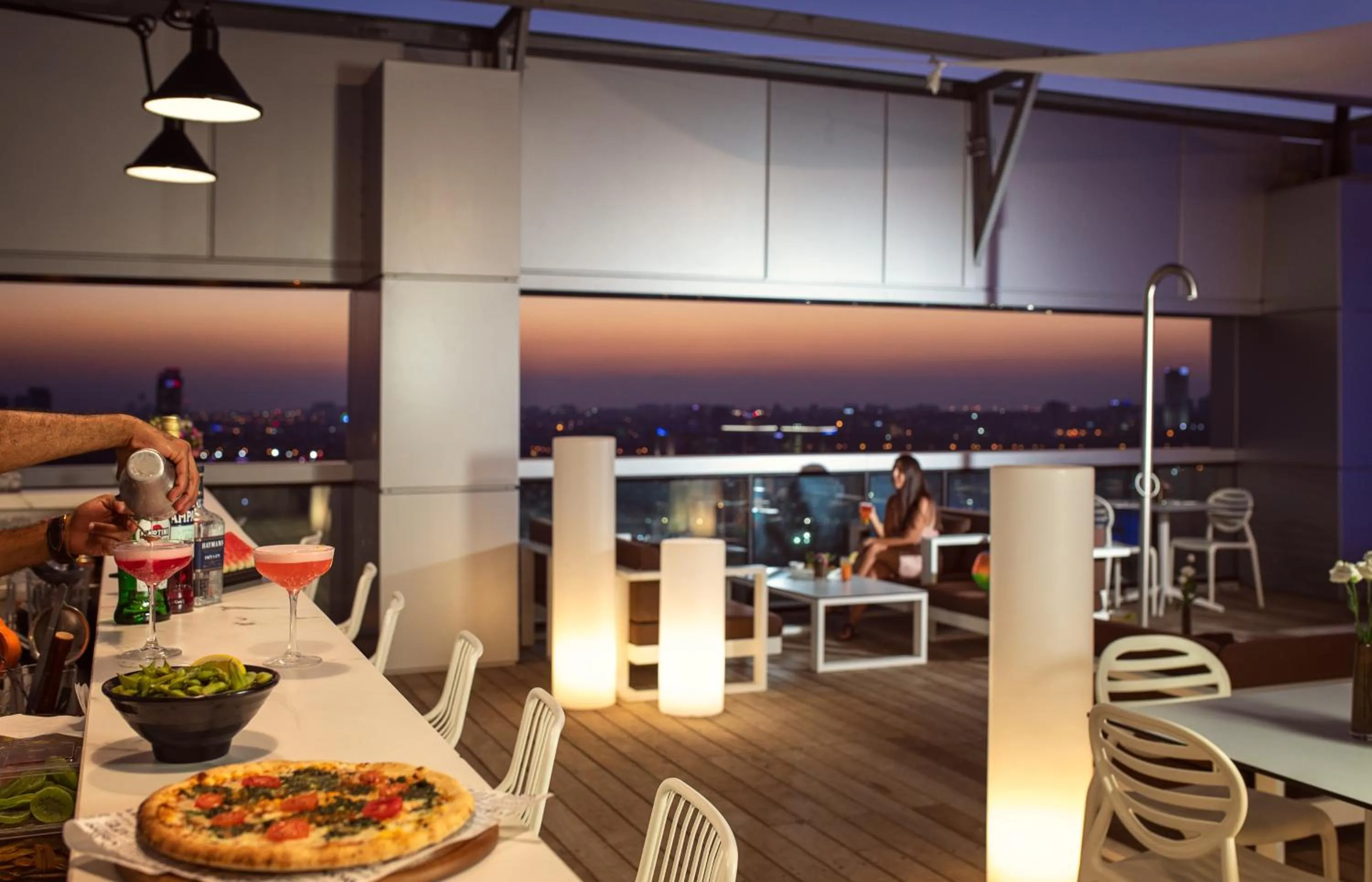 Swimming pool in Prima Link Hotel