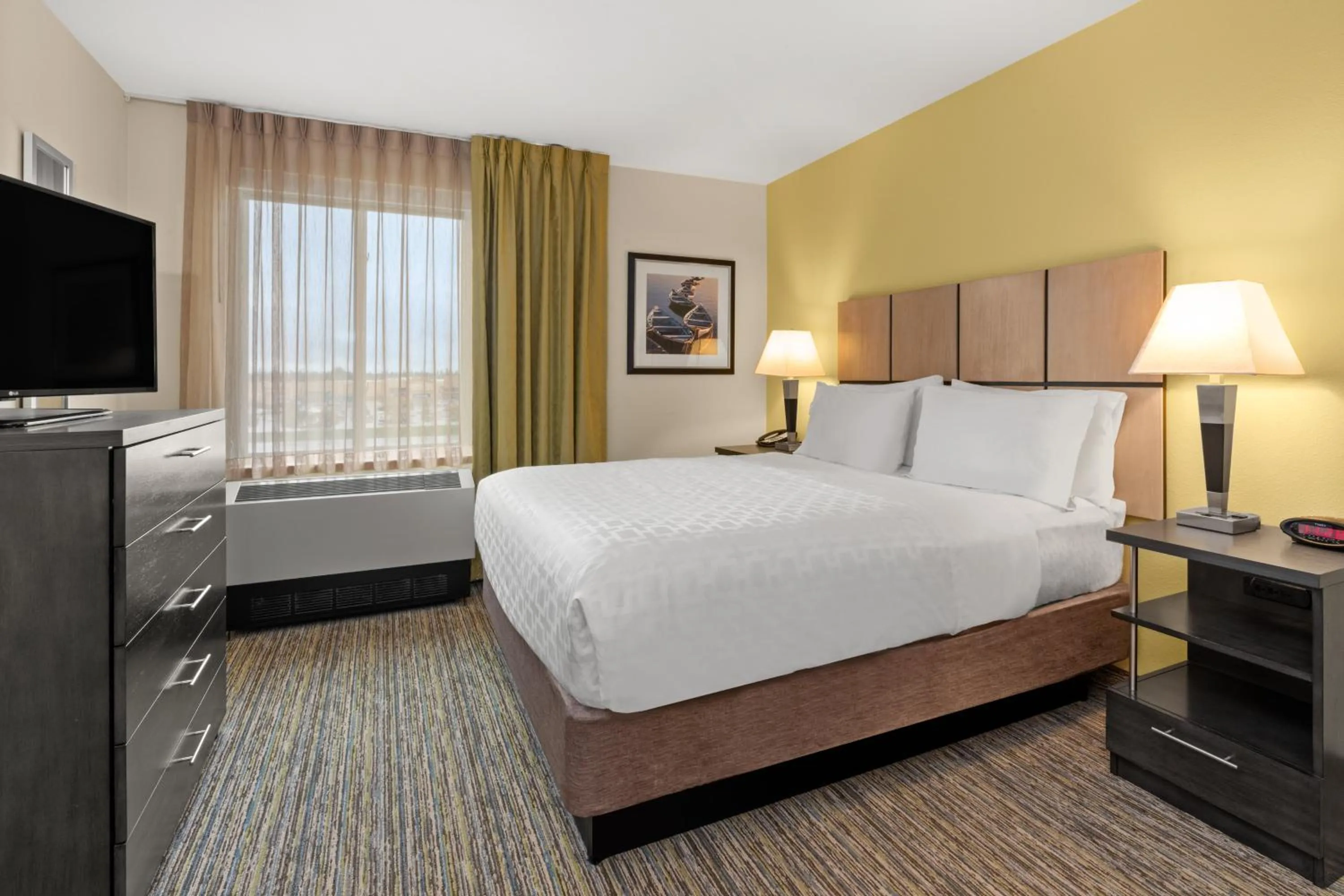 Photo of the whole room, Bed in Candlewood Suites - Fairbanks by IHG