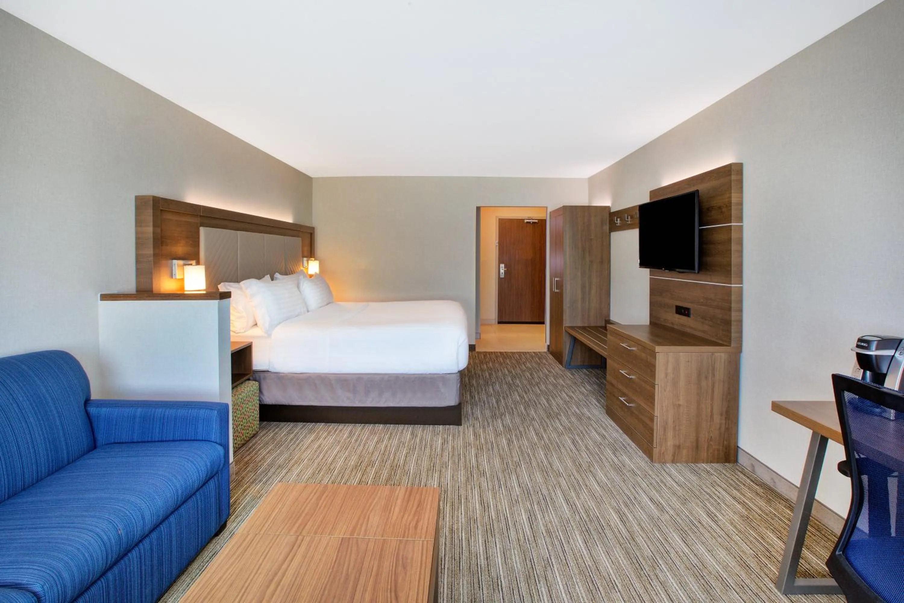 Photo of the whole room, Bed in Holiday Inn Express & Suites New Castle by IHG
