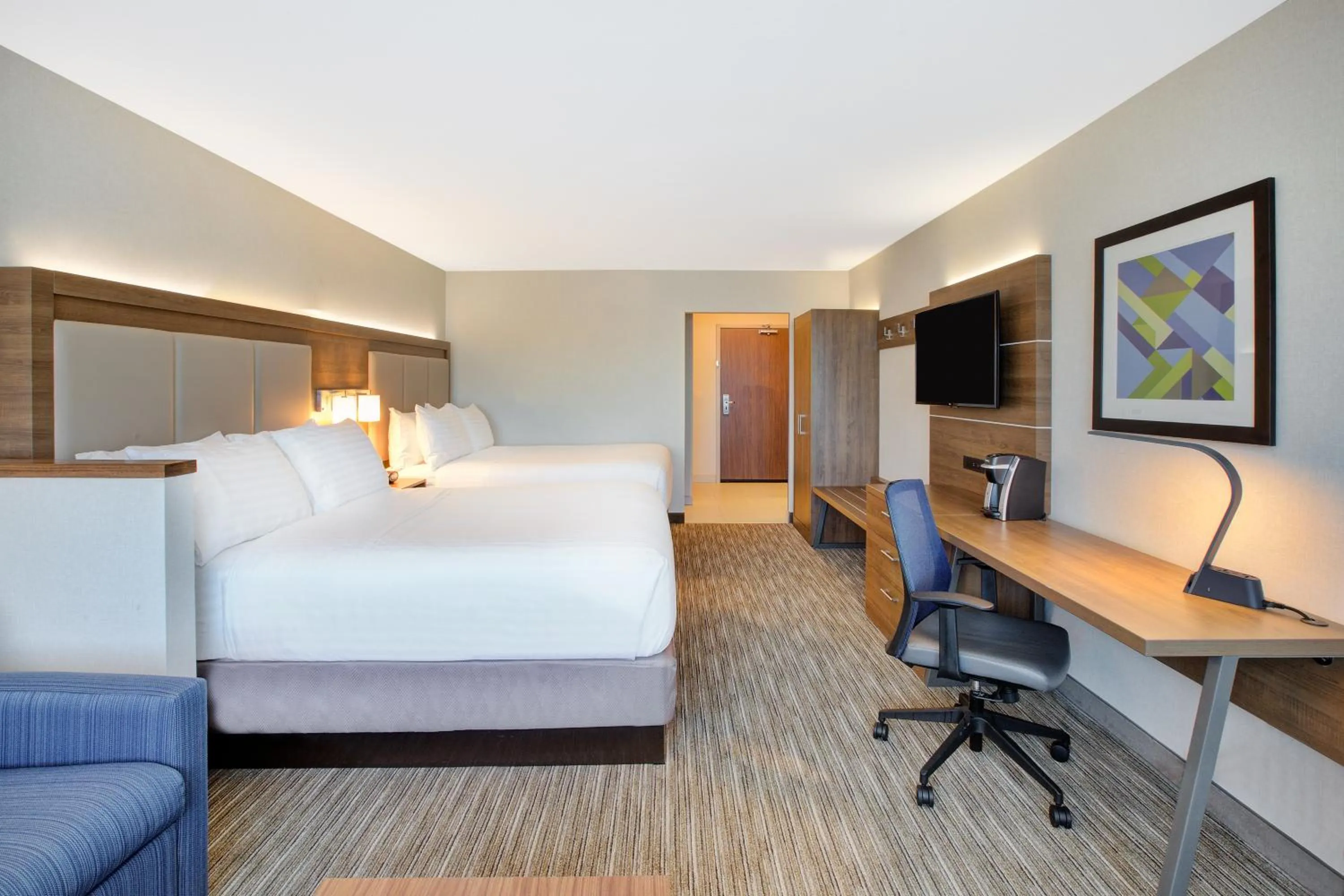 Bed in Holiday Inn Express & Suites New Castle by IHG