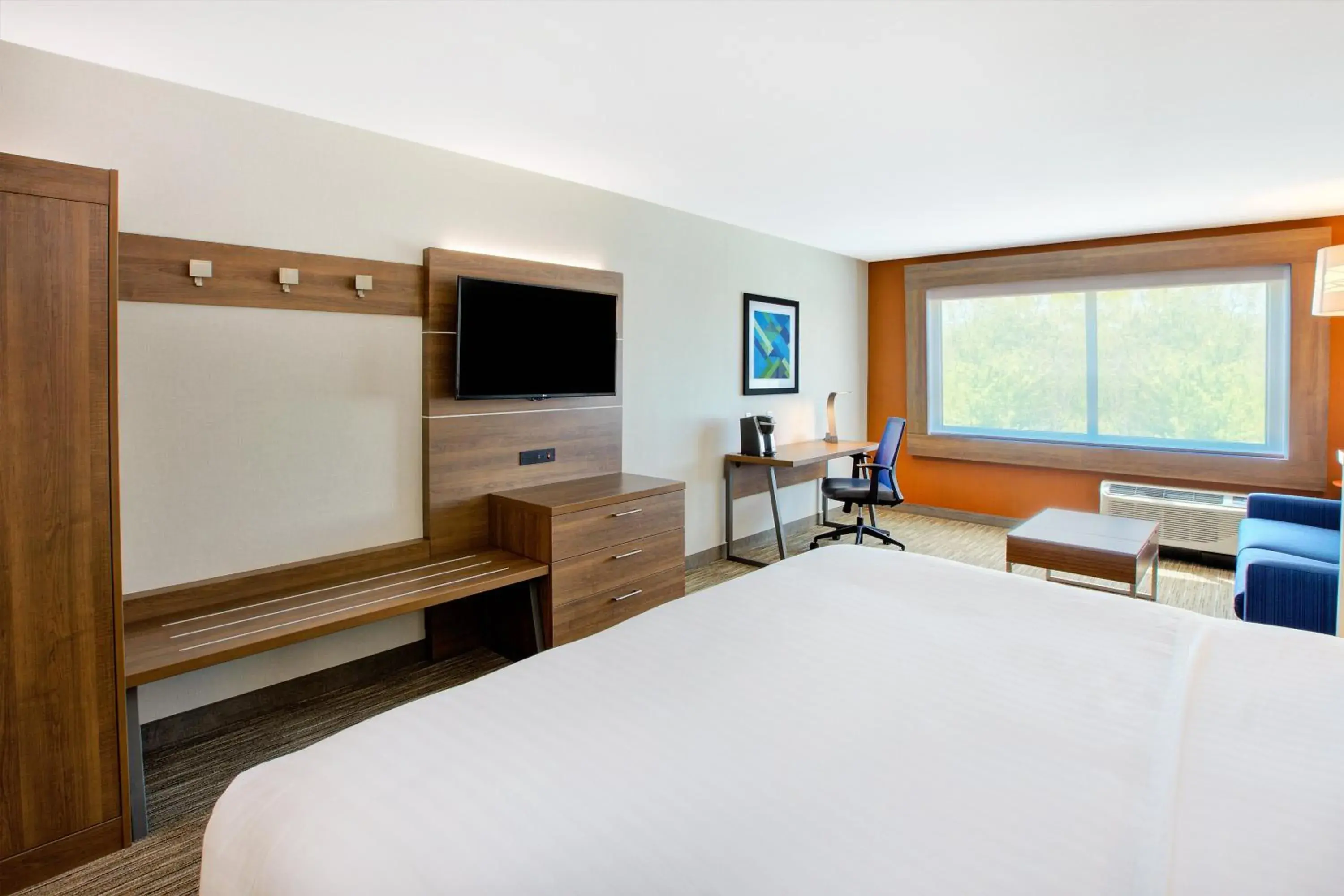 Standard King Room in Holiday Inn Express & Suites New Castle by IHG Standard King Room in Holiday Inn Express & Suites New Castle by IHG
