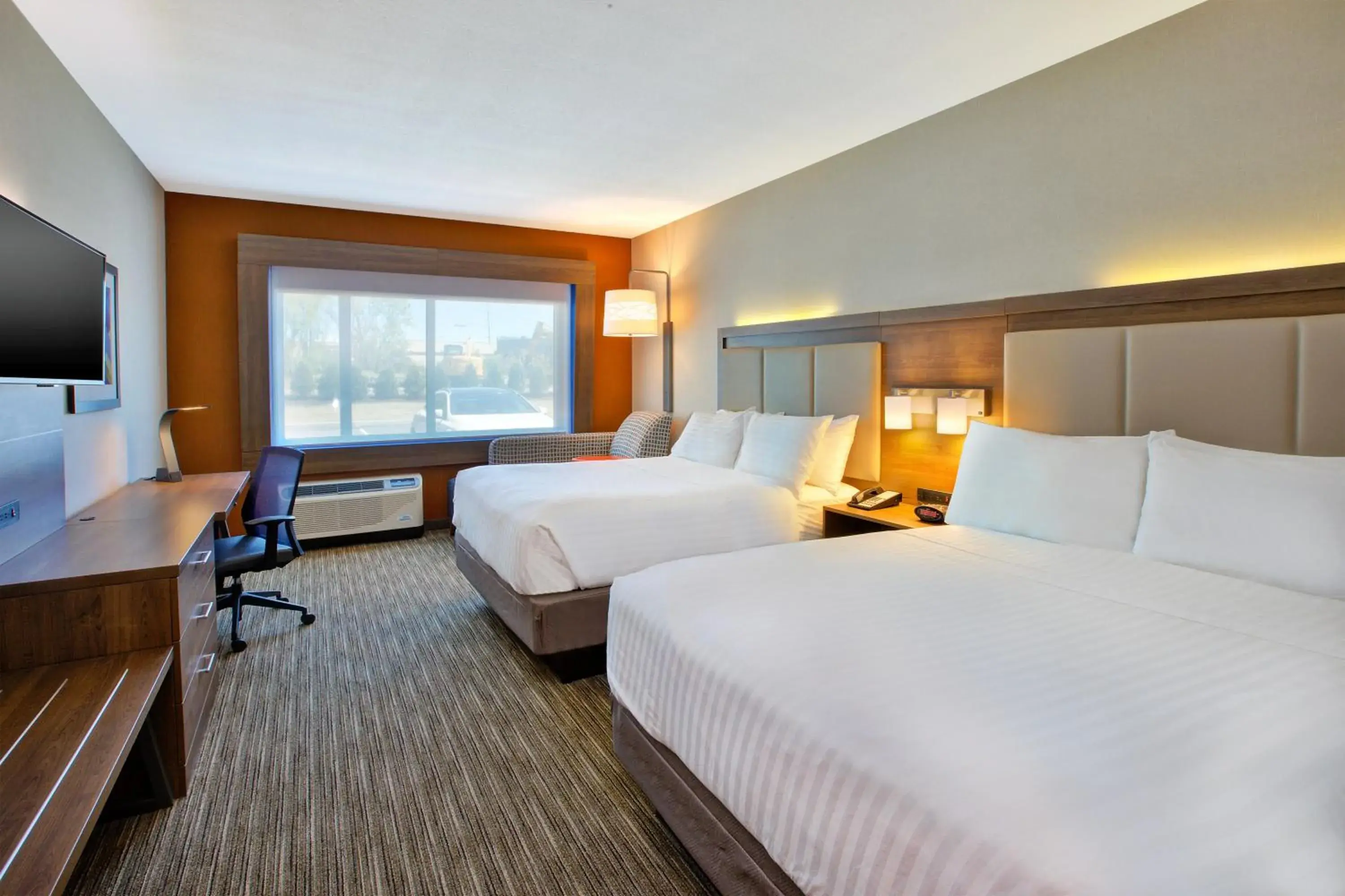 Bed in Holiday Inn Express & Suites New Castle by IHG Bed in Holiday Inn Express & Suites New Castle by IHG