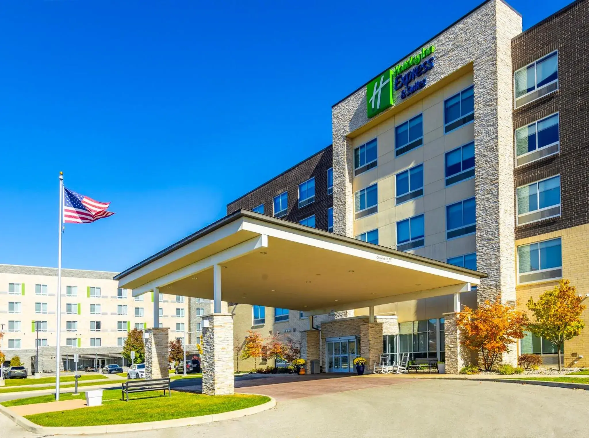 Property building in Holiday Inn Express & Suites Toledo West by IHG Property building in Holiday Inn Express & Suites Toledo West by IHG