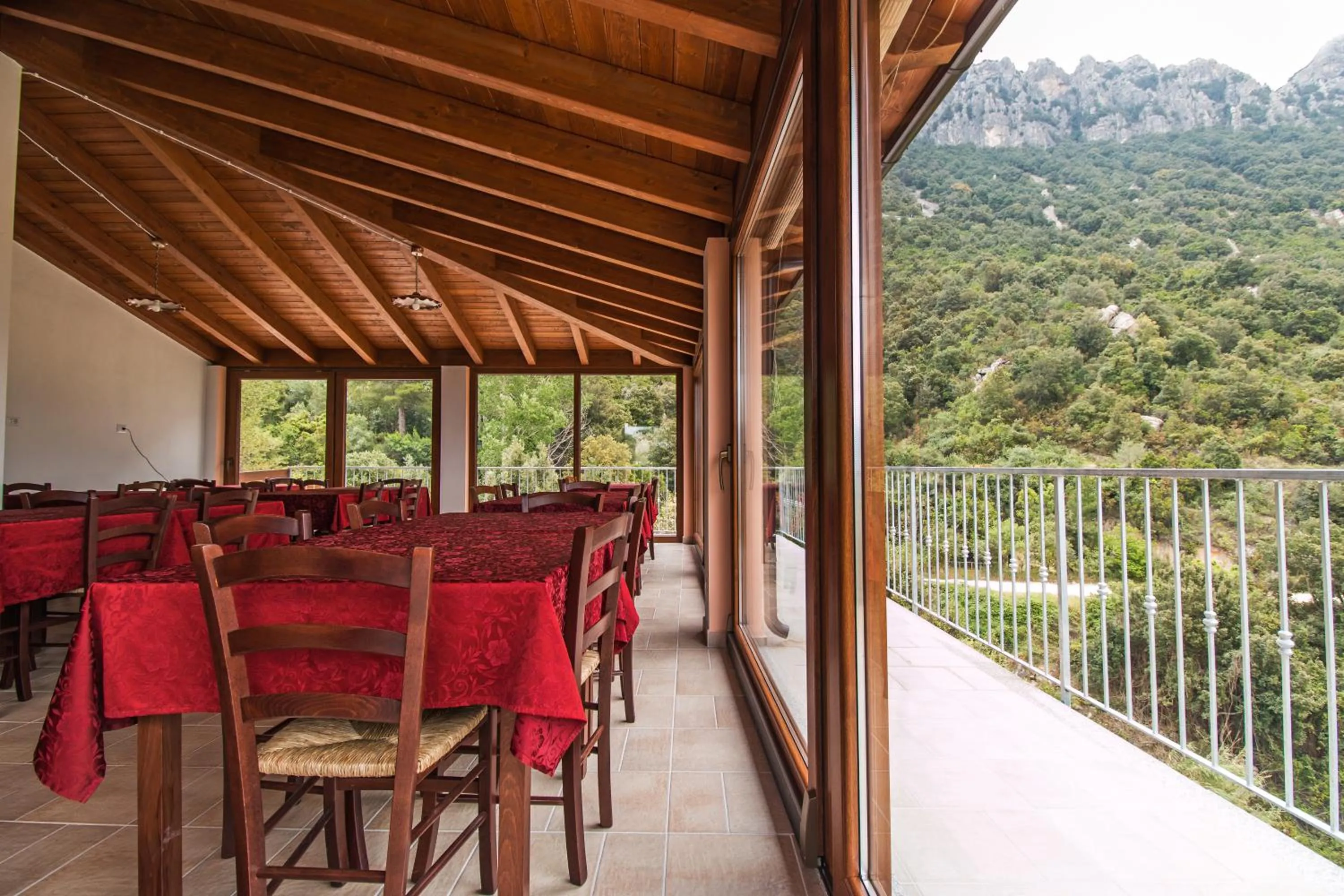 Restaurant/places to eat in Rifugio Gorropu