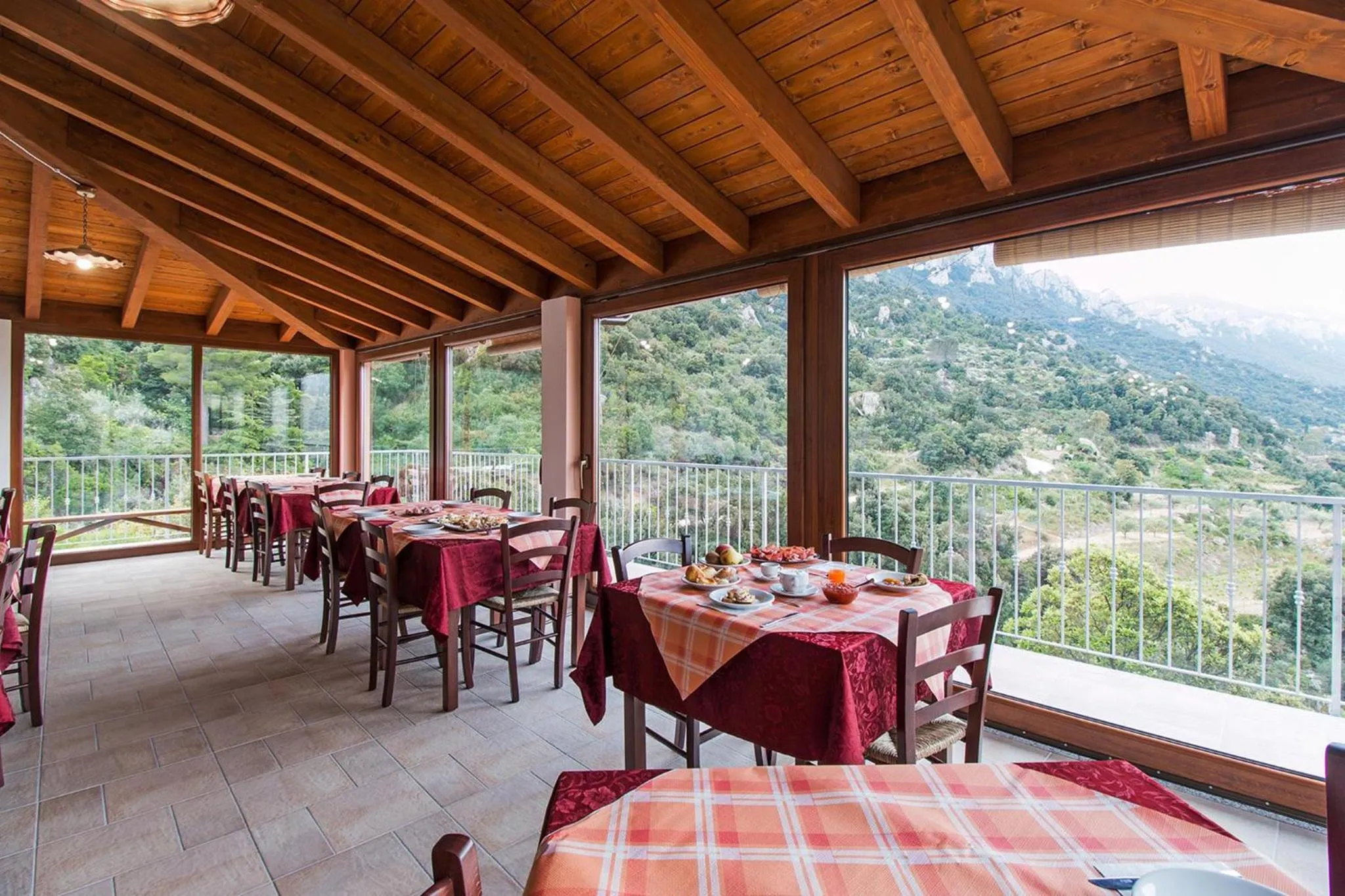 Restaurant/places to eat in Rifugio Gorropu