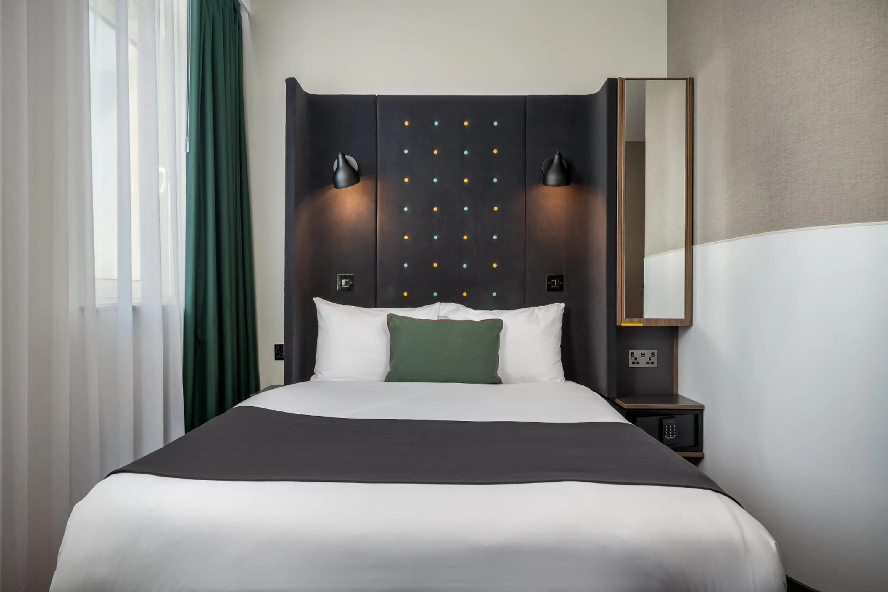 Bedroom, Bed in Point A Hotel London Kings Cross – St Pancras