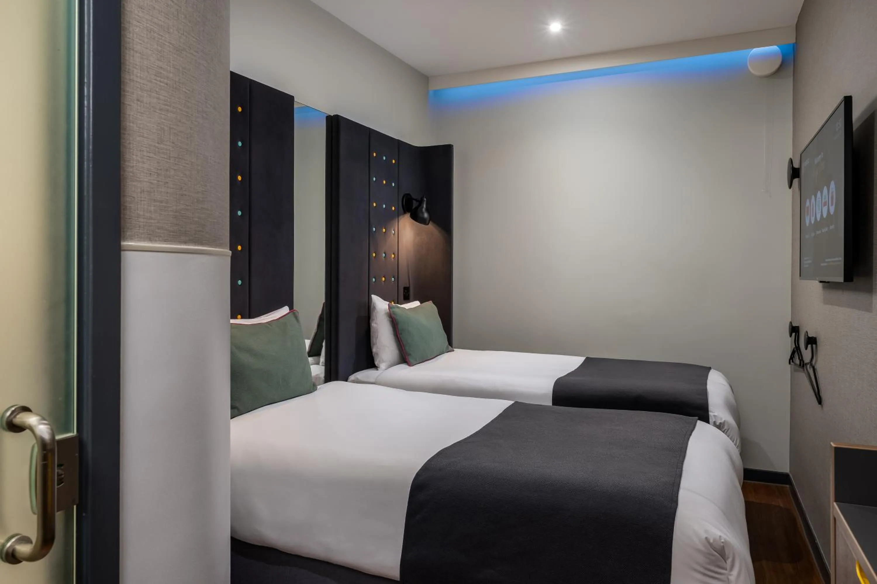 Bedroom, Bed in Point A Hotel London Kings Cross – St Pancras