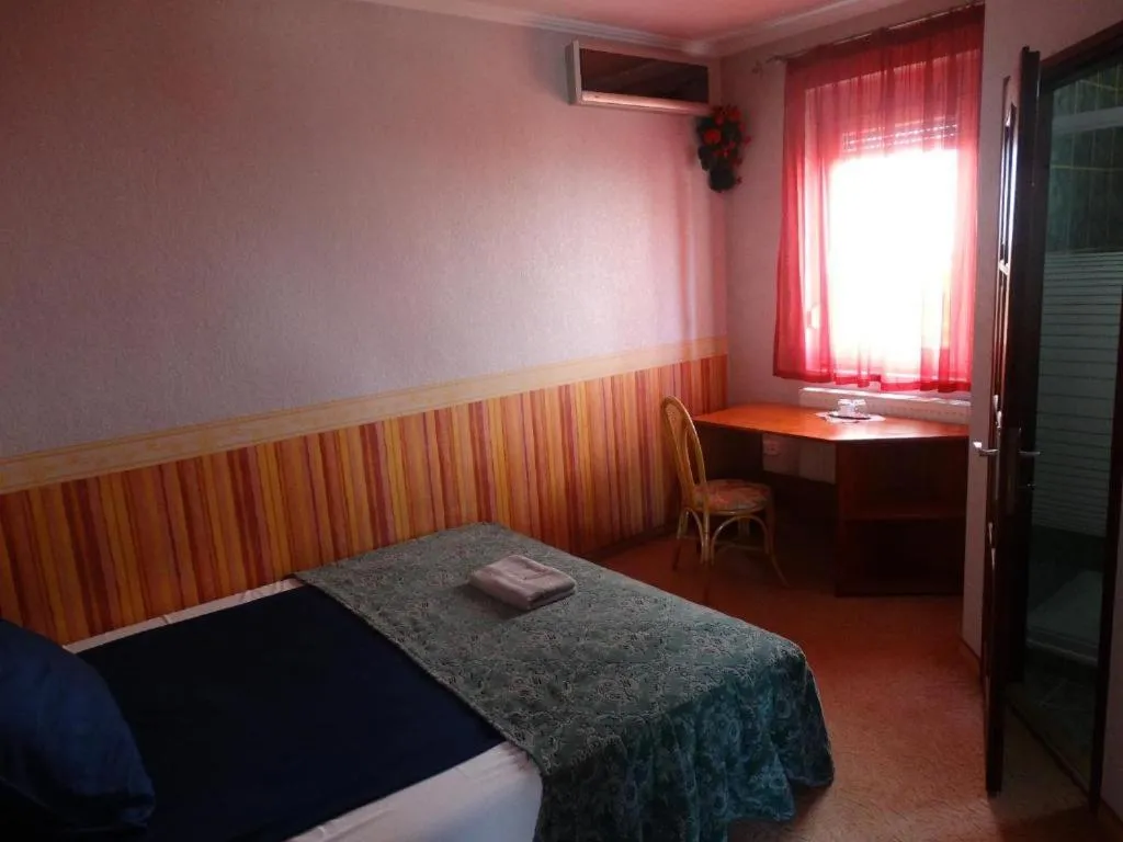 Single Room with Bathroom - single occupancy in Budai Panzió