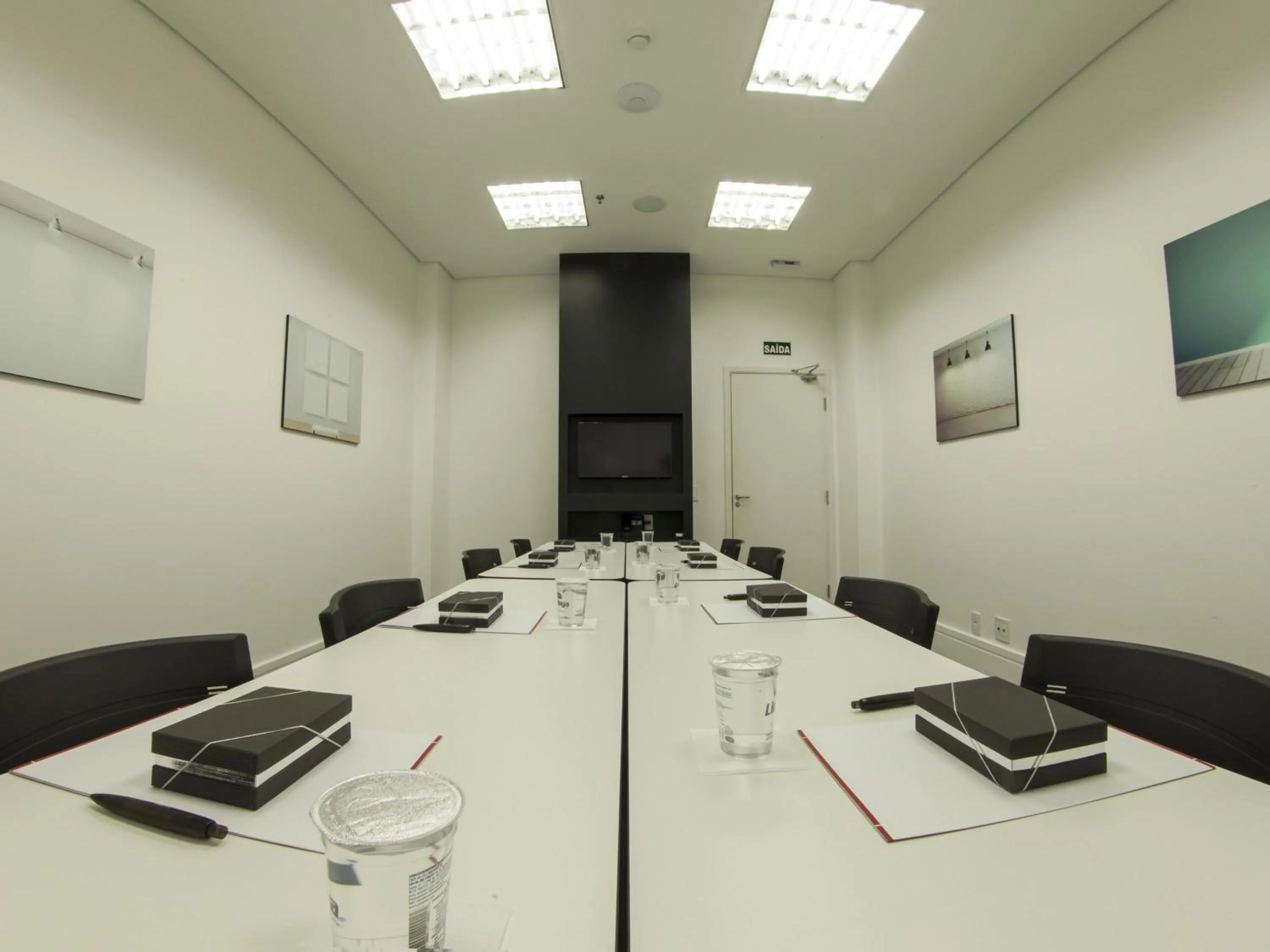 Meeting/conference room in ibis Styles Boa Vista