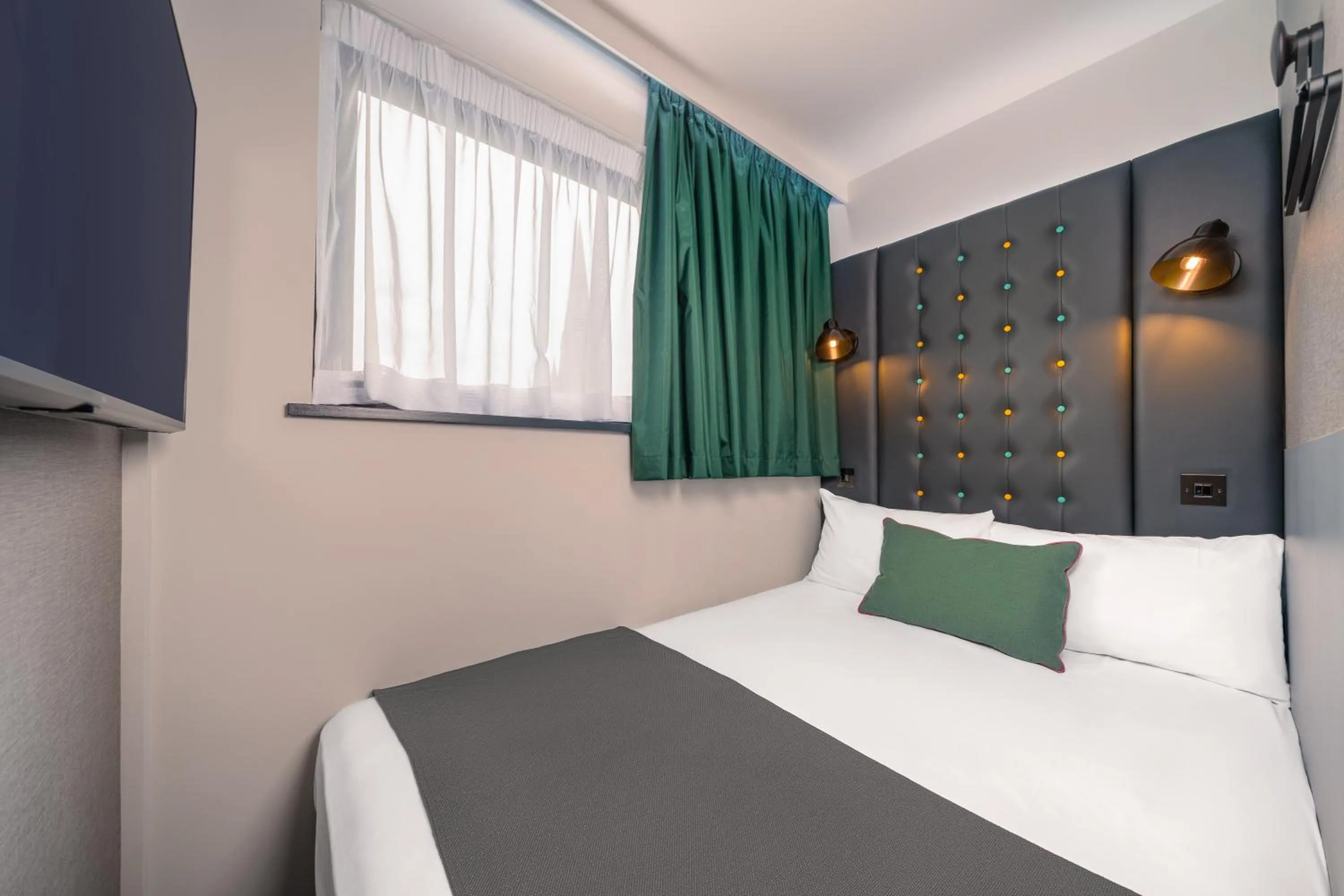 Bedroom, Bed in Point A Hotel London Westminster