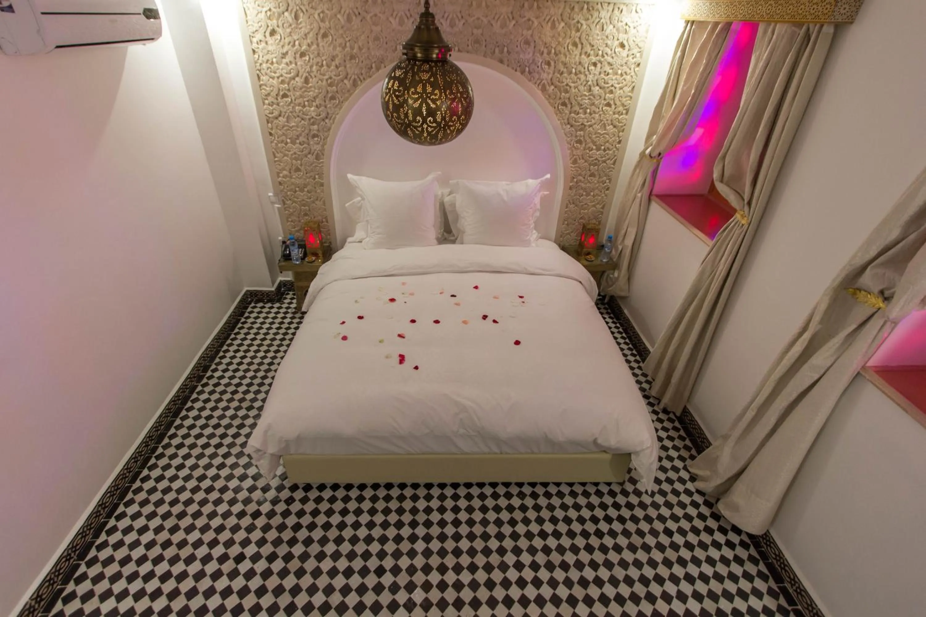 Bed in Riad Amor - Suite & Spa