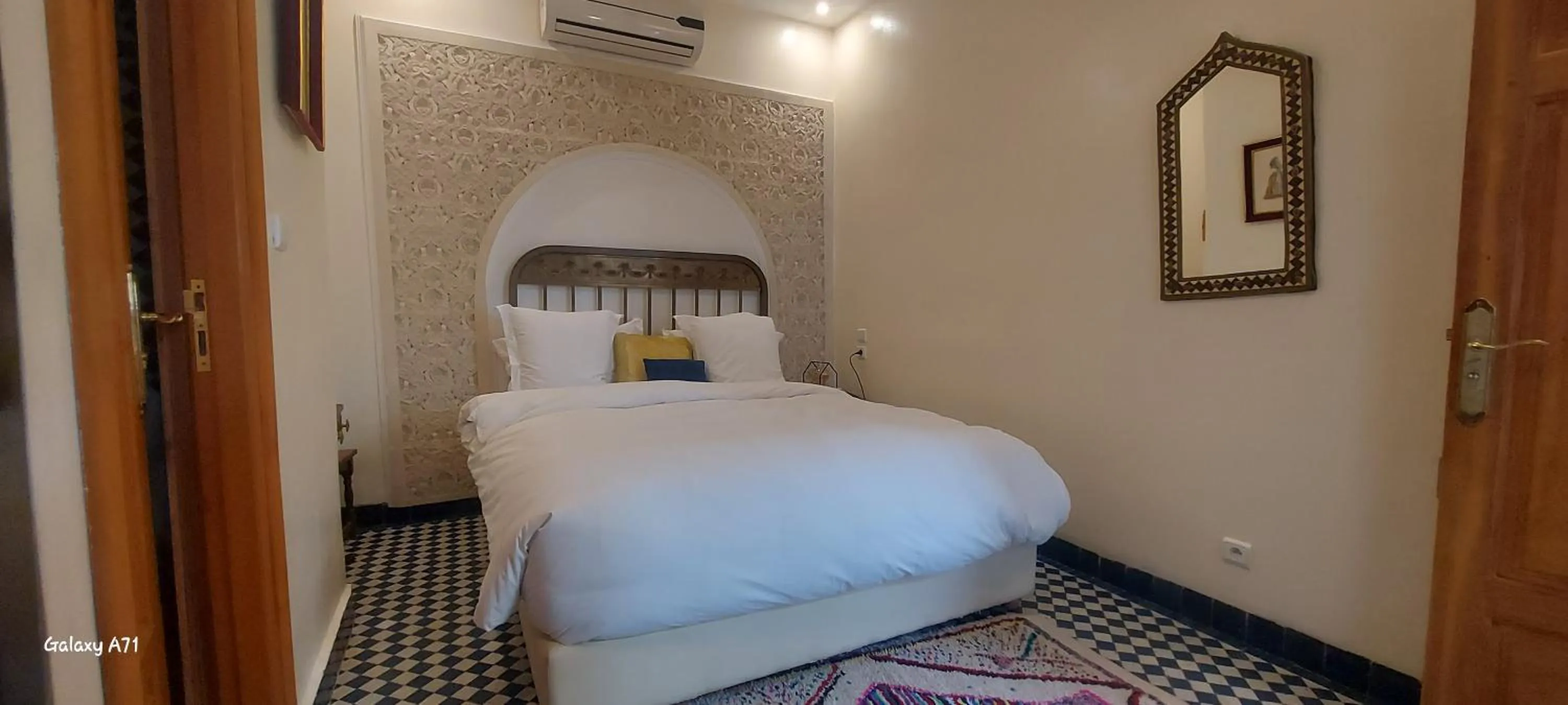 Bed in Riad Amor - Suite & Spa