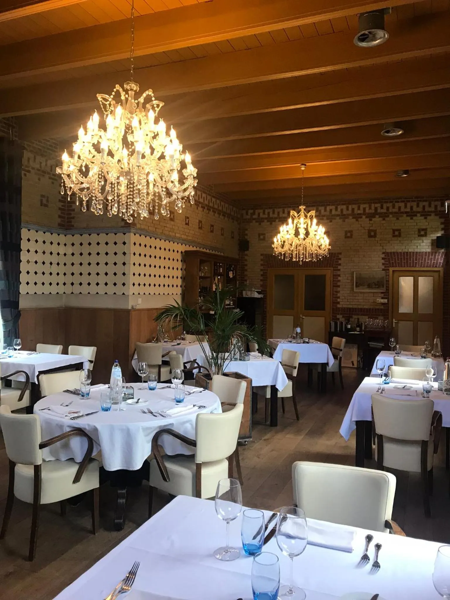 Dining area in Cuisinerie Mensinge With Dreams