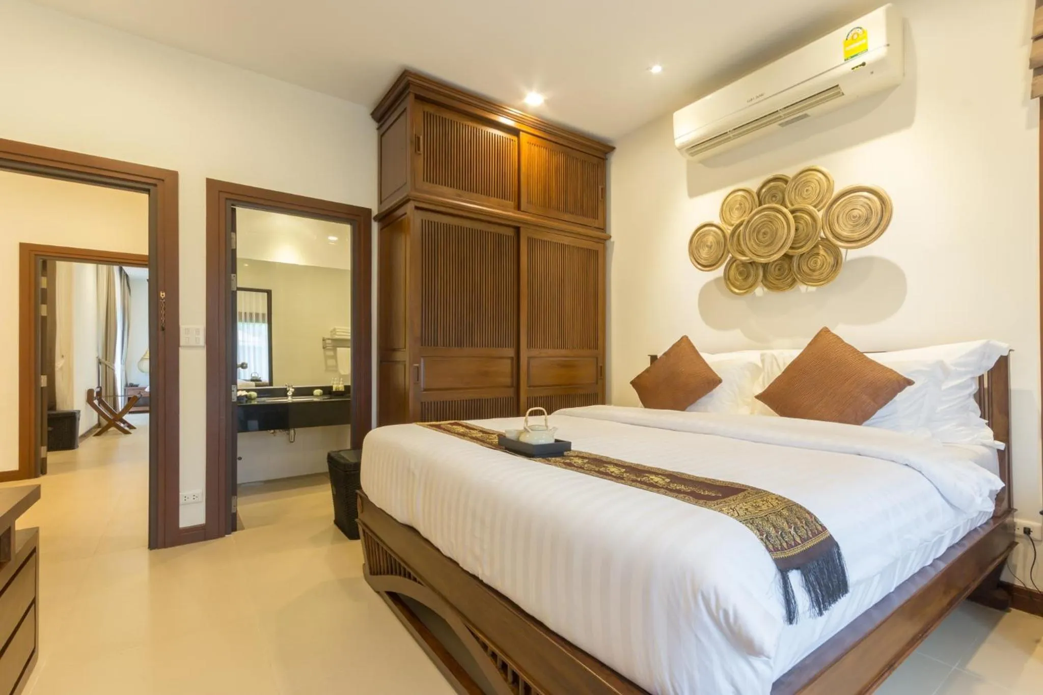 Bed in Ozone Villa Phuket