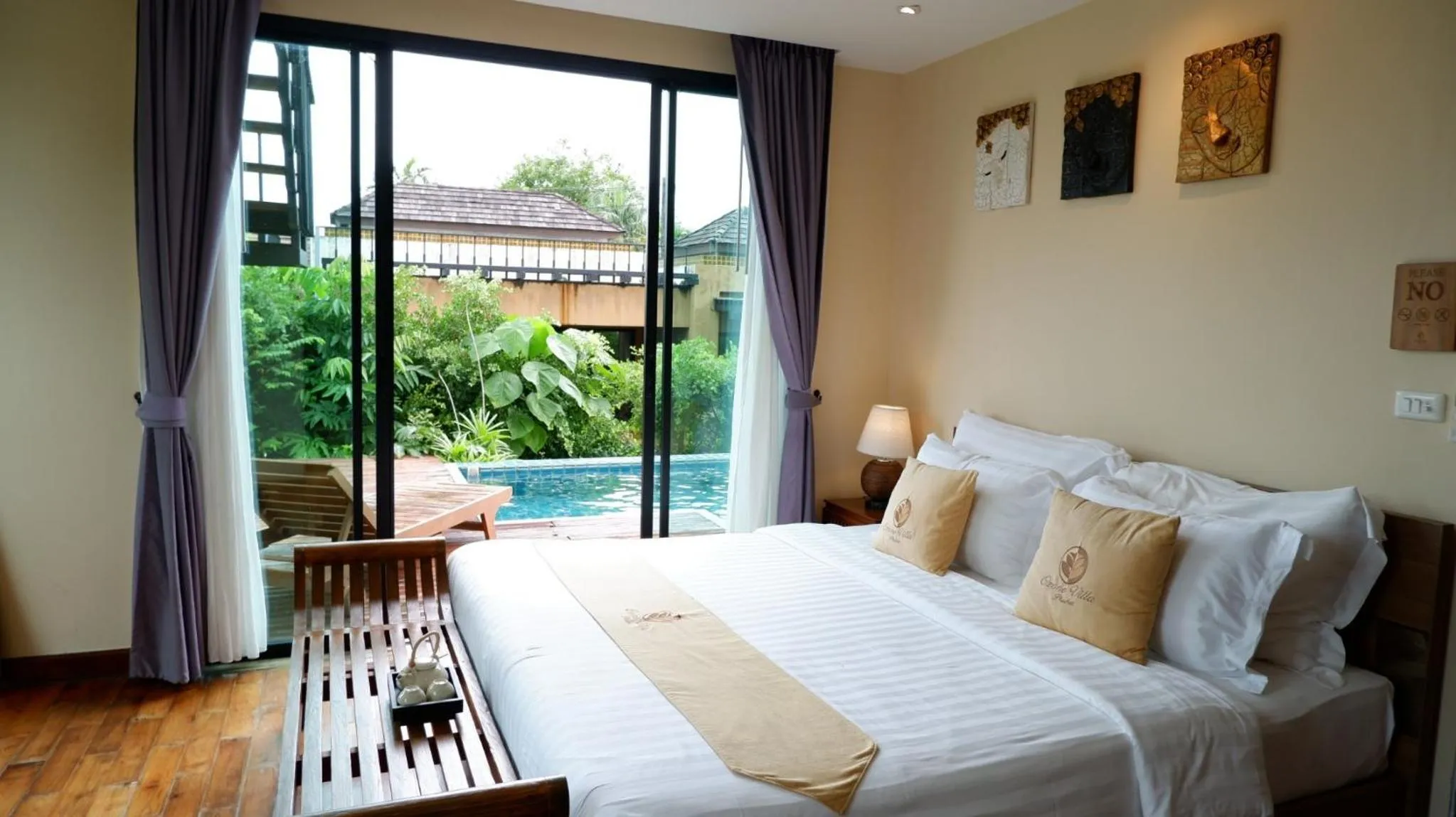 Bed in Ozone Villa Phuket