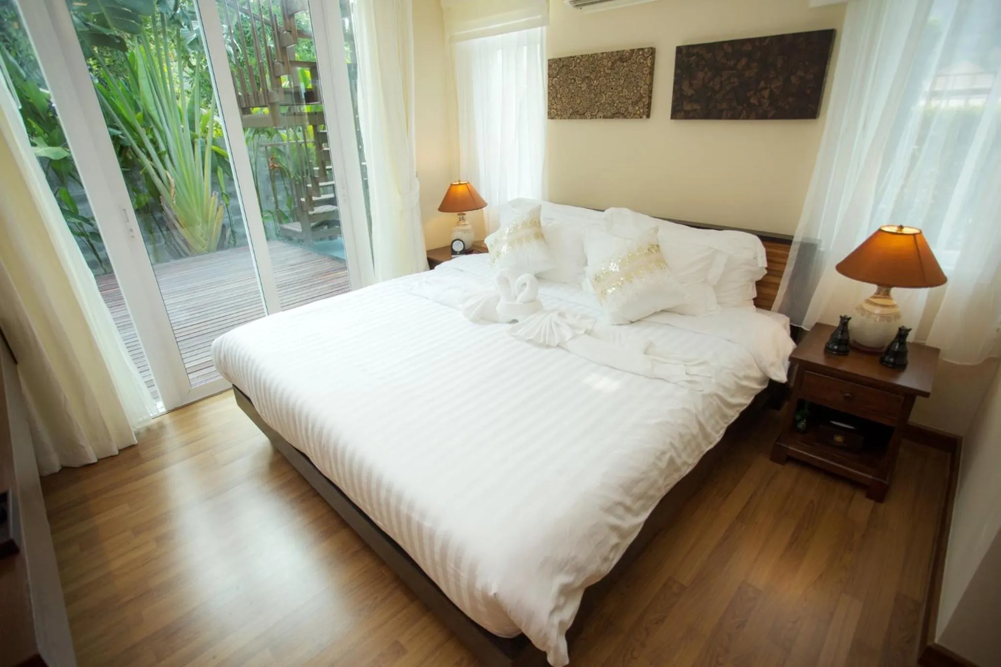 Bed in Ozone Villa Phuket