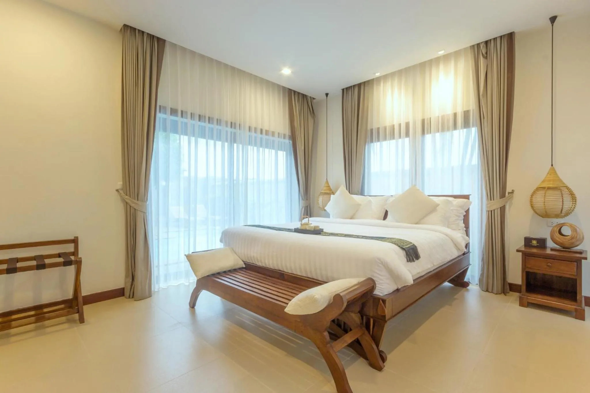 Bed in Ozone Villa Phuket