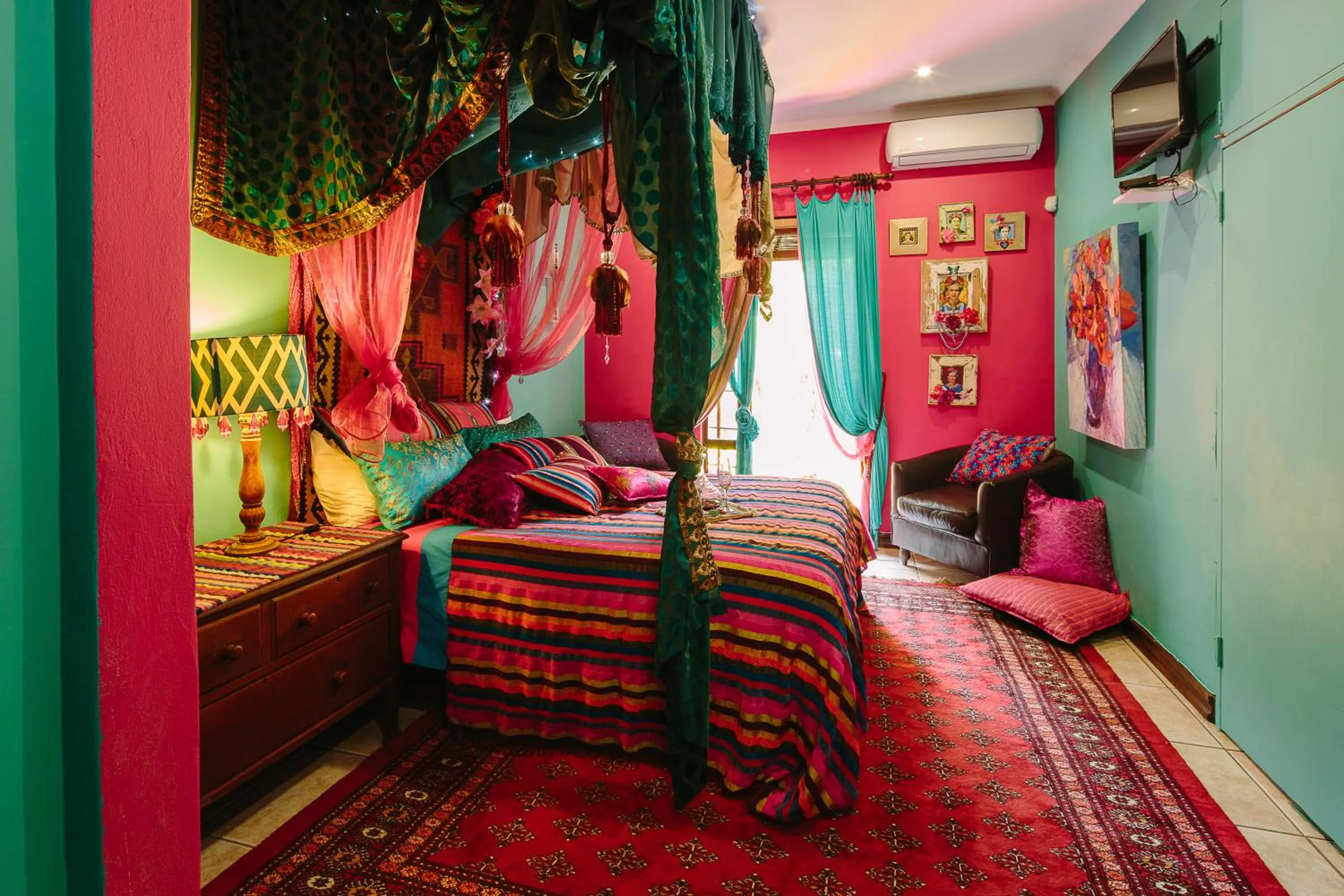 Garden view, Bed in The Art Guesthouse