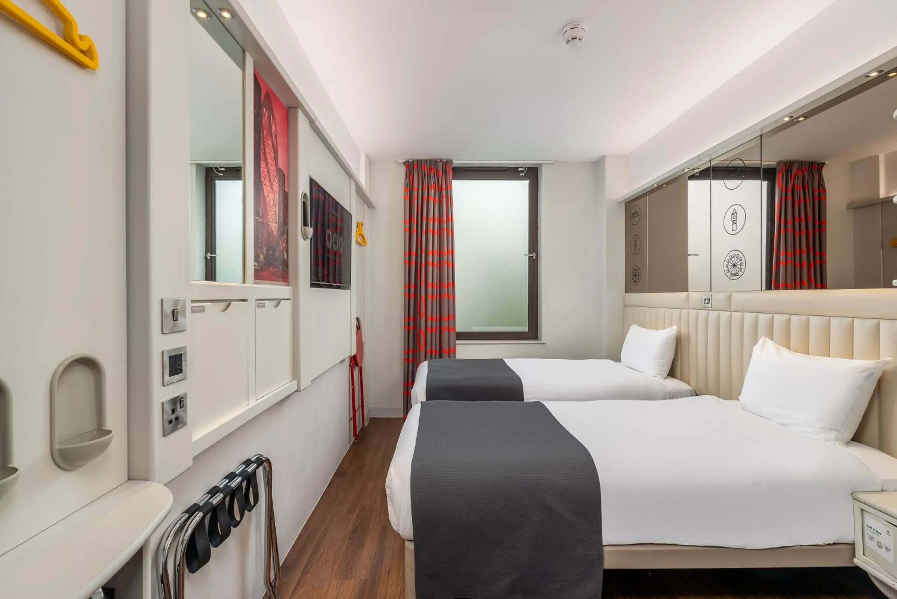 Bedroom, Bed in Point A London Liverpool Street