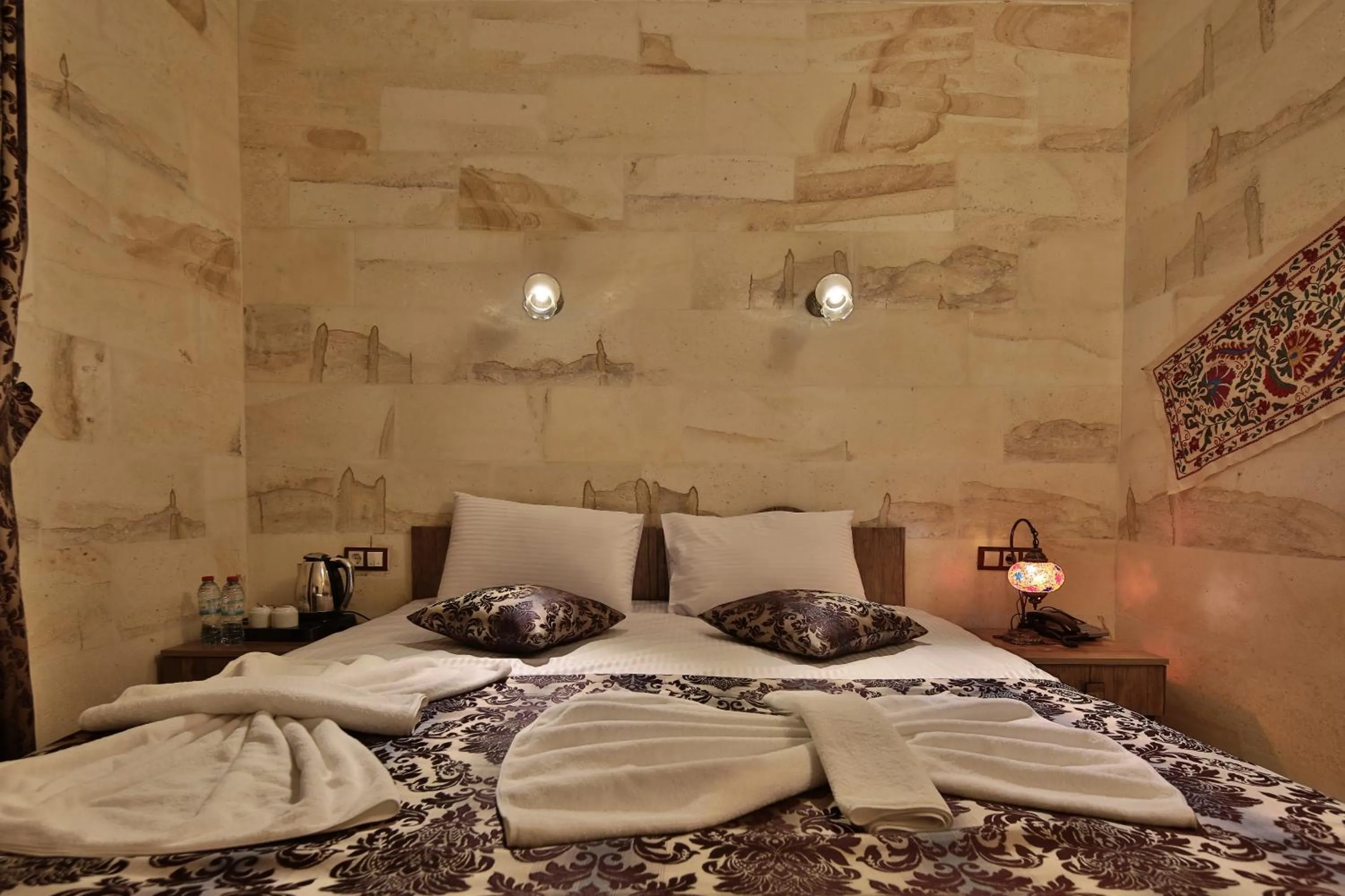 Bed in Yusuf Bey House