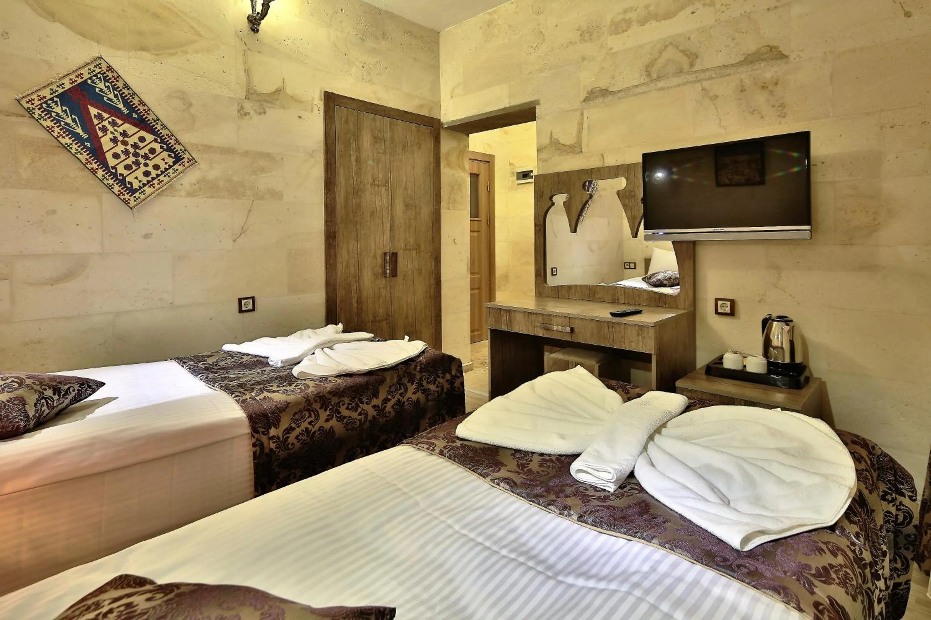 Bed in Yusuf Bey House