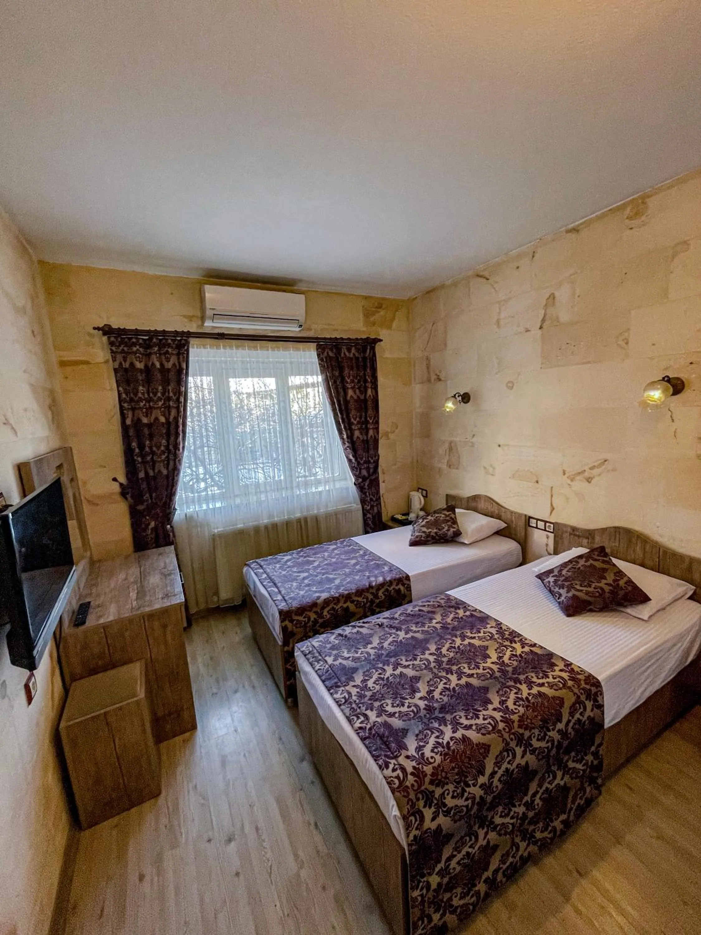 Bed in Yusuf Bey House