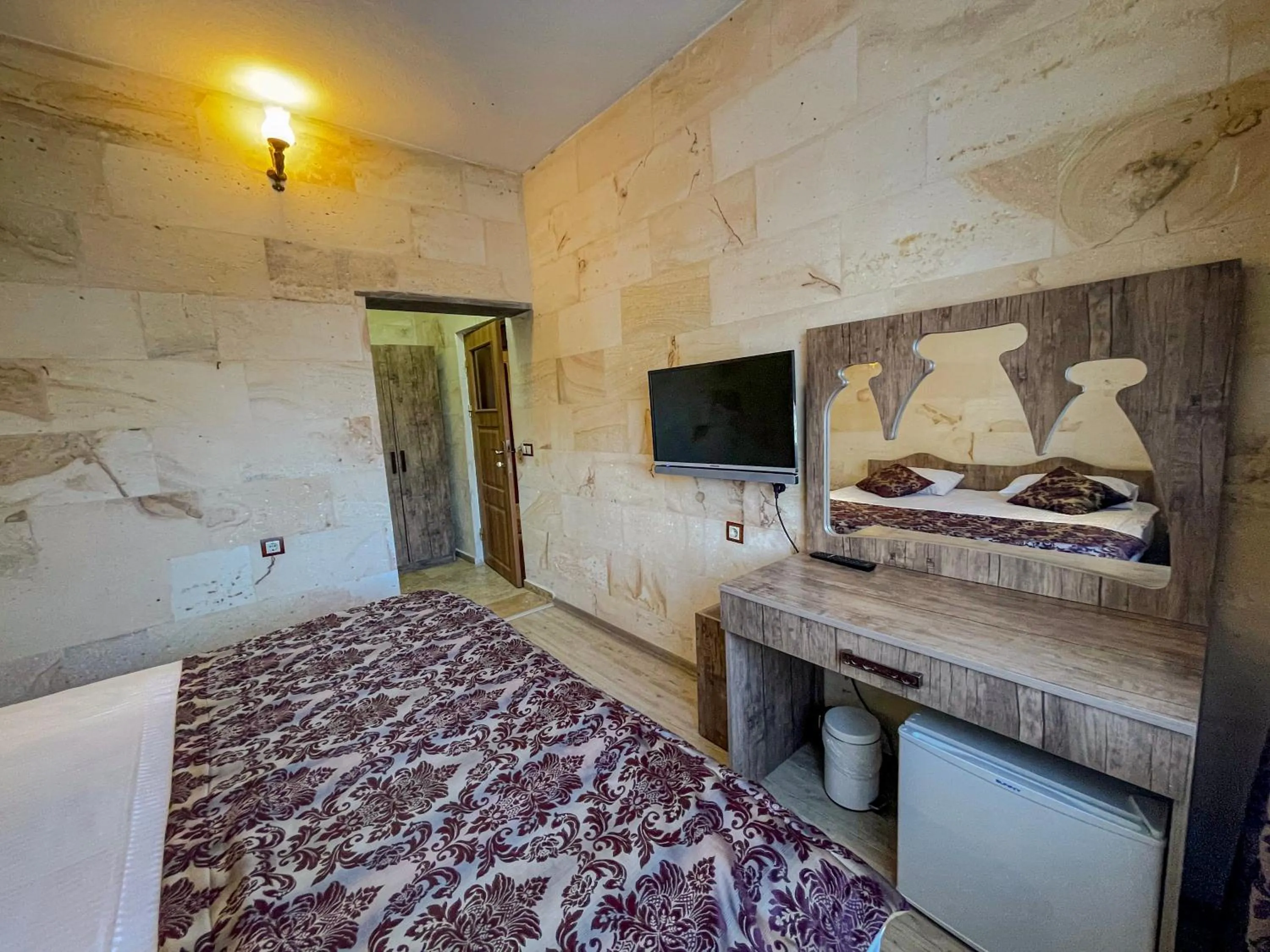 Bed in Yusuf Bey House