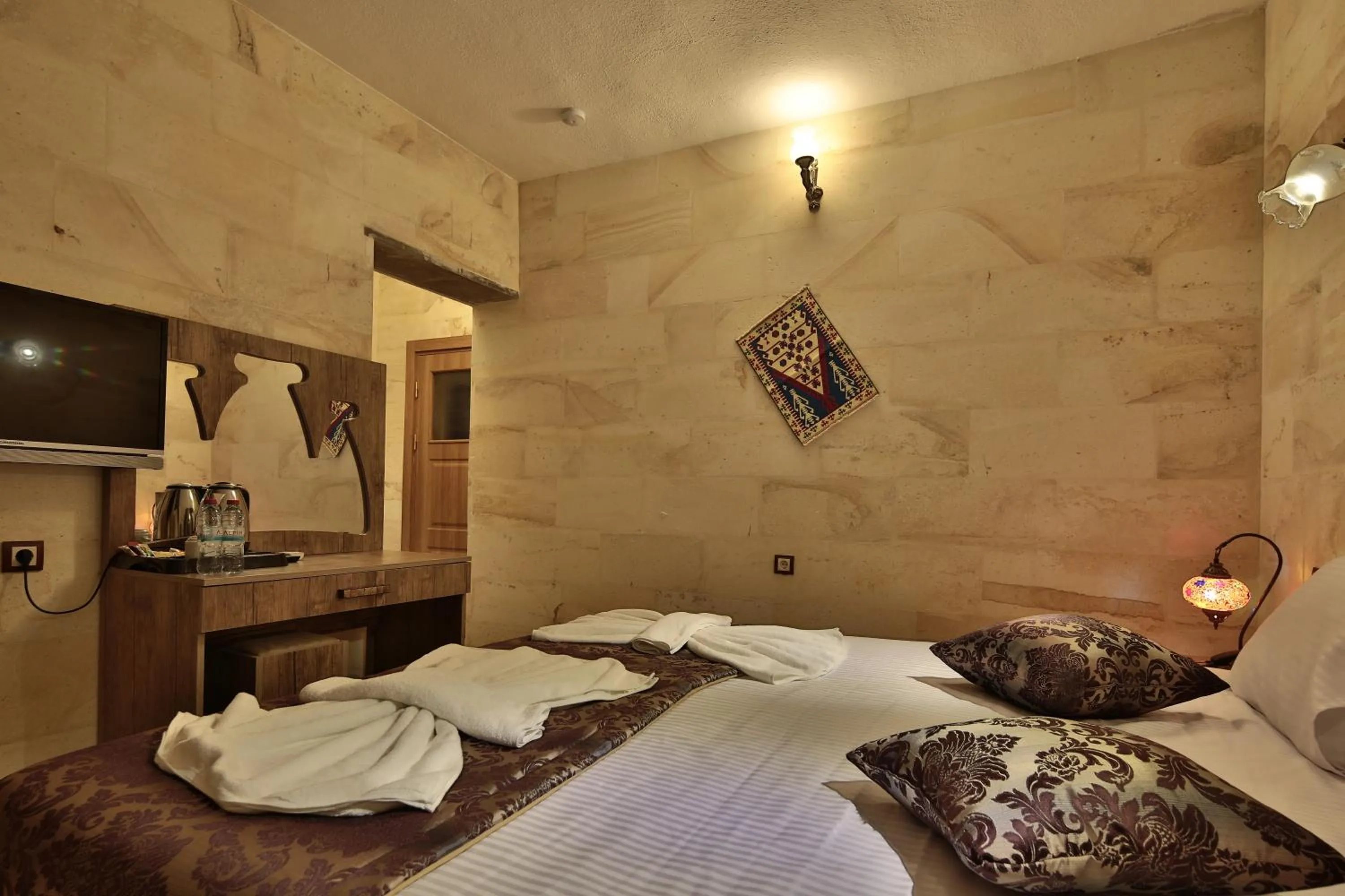 Bed in Yusuf Bey House