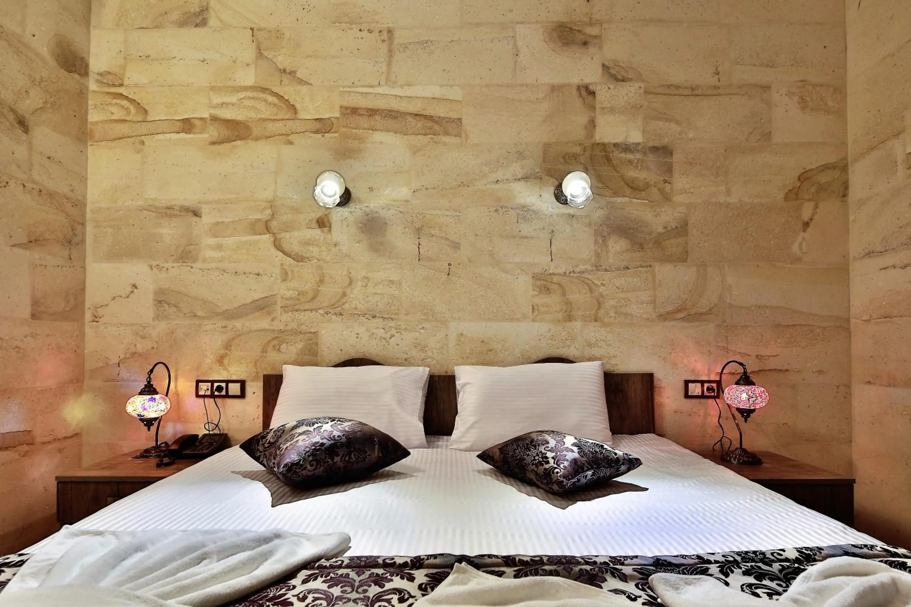 Bed in Yusuf Bey House