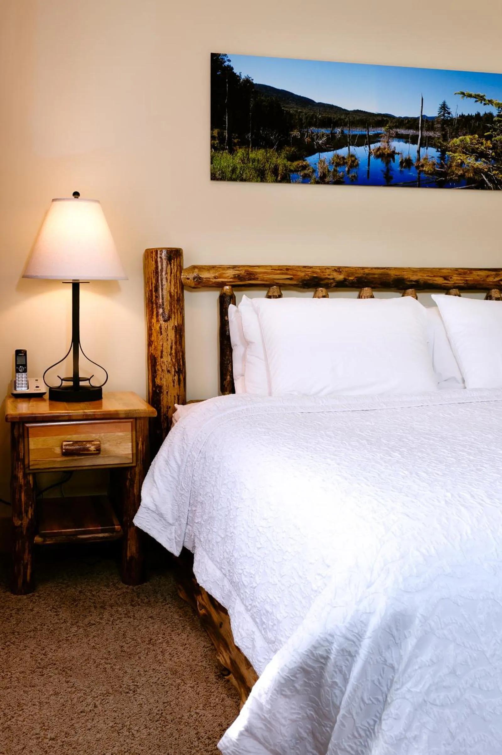 Bedroom, Bed in Adirondack Spruce Lodge