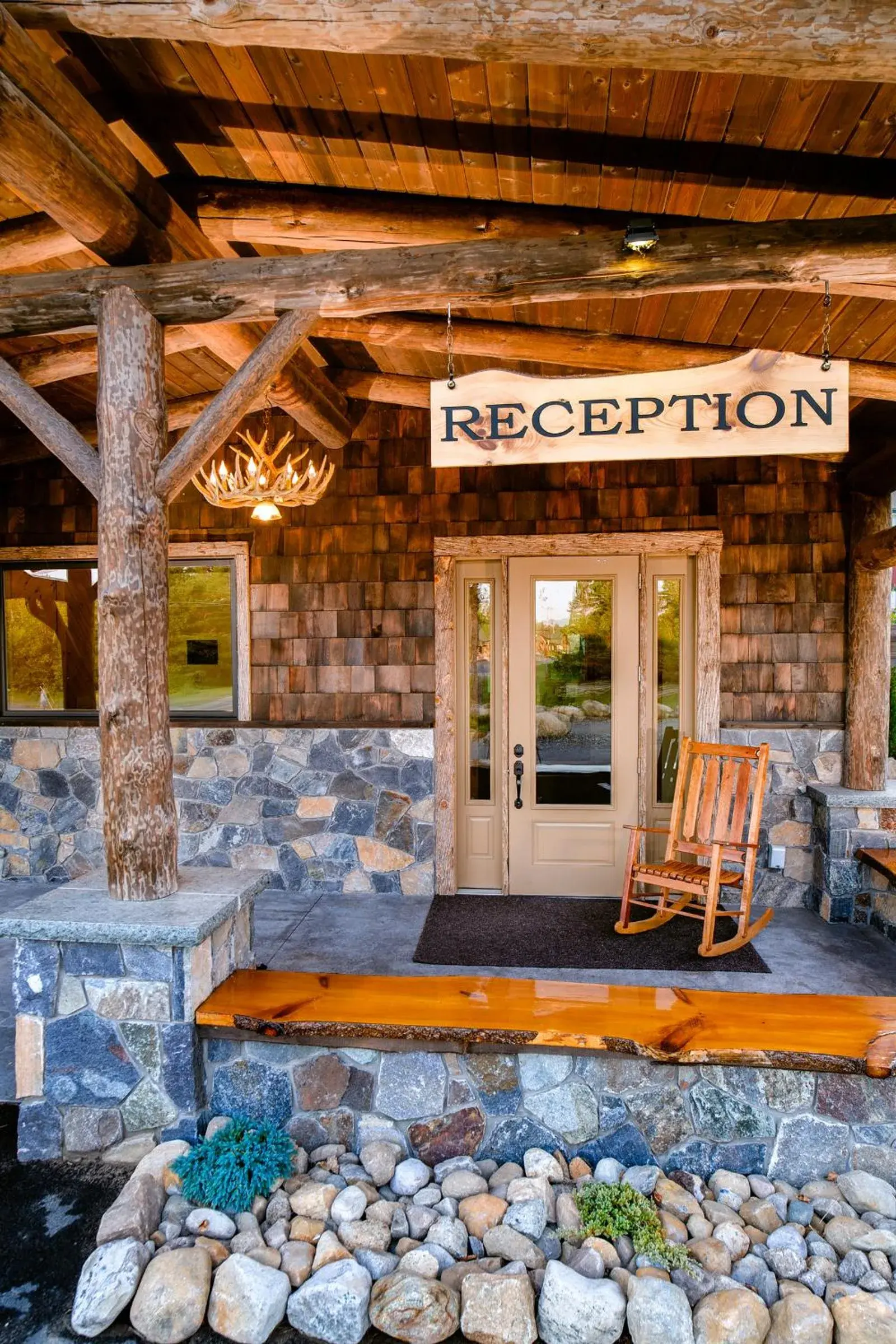 Facade/entrance in Adirondack Spruce Lodge
