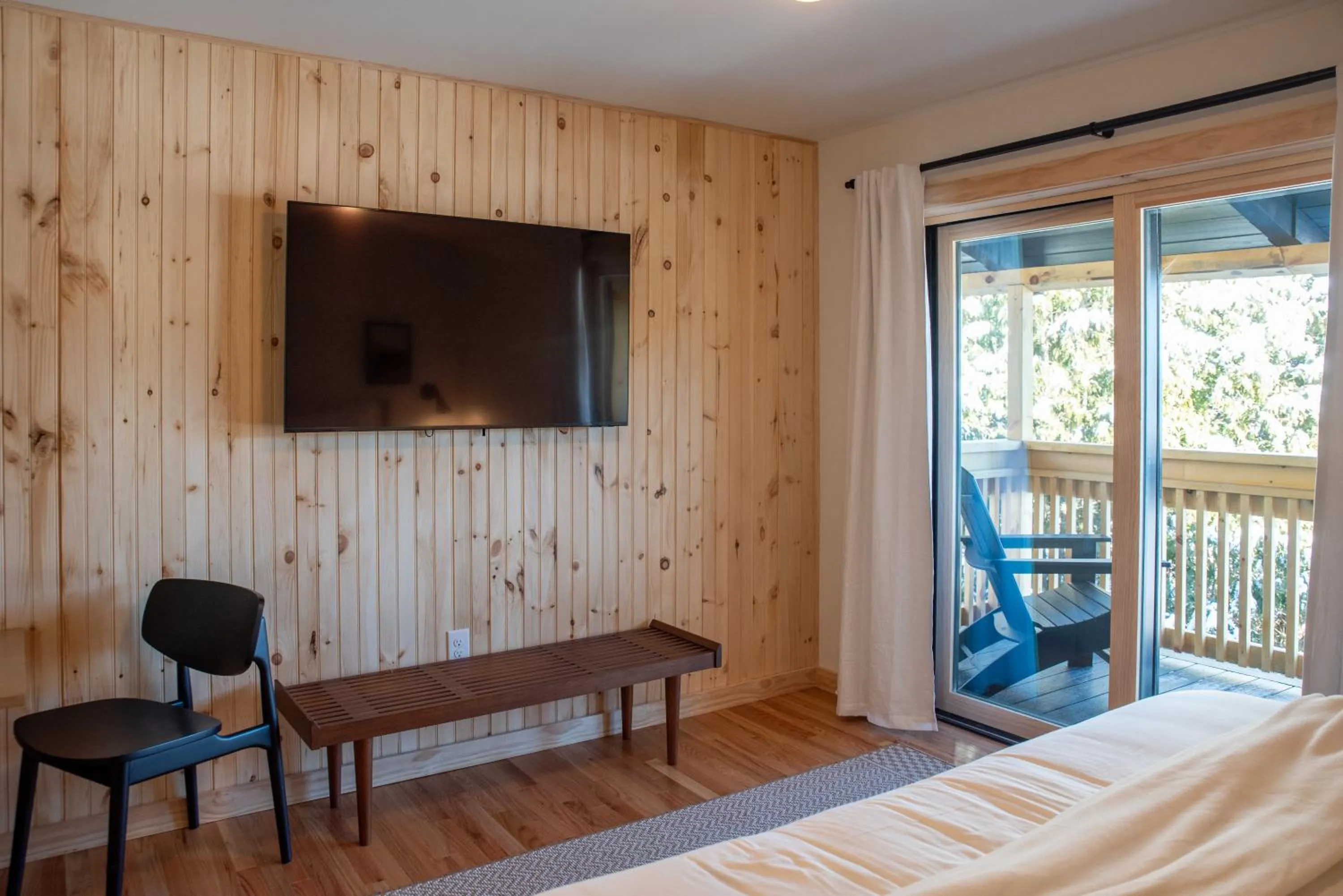 Bed in Adirondack Spruce Lodge