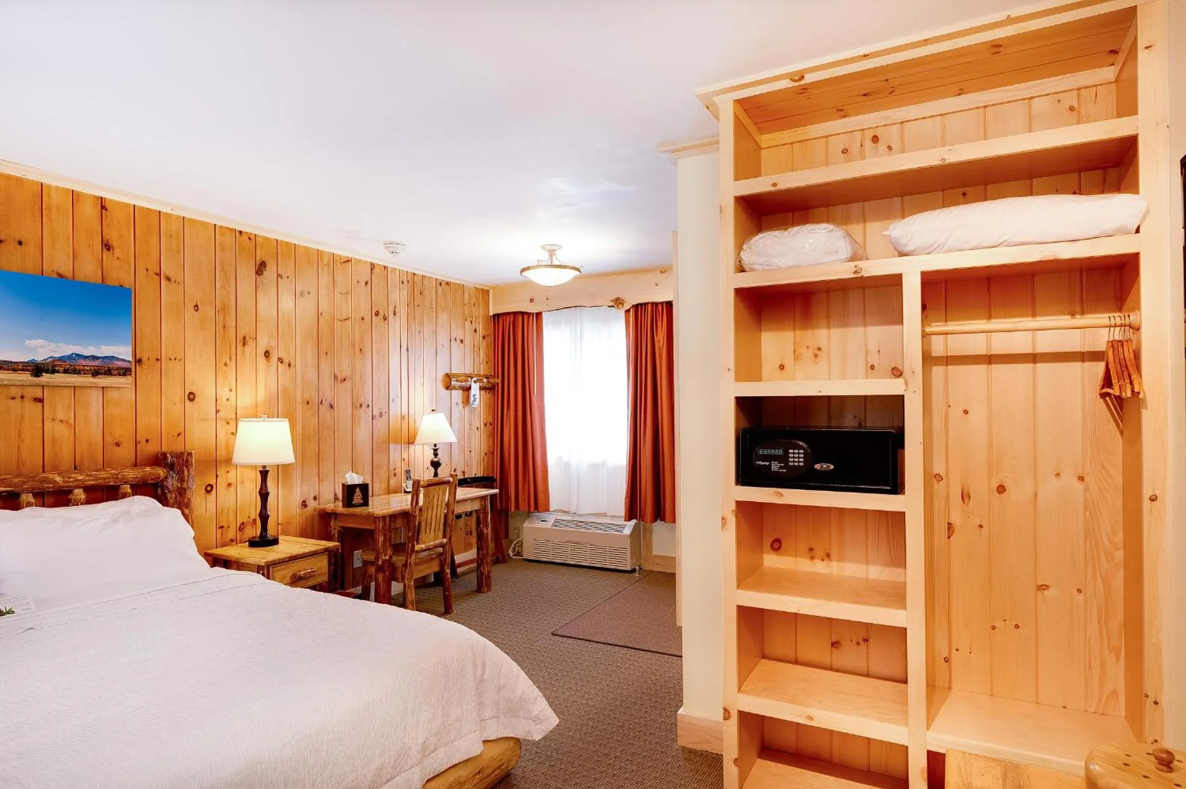 Photo of the whole room, Bed in Adirondack Spruce Lodge
