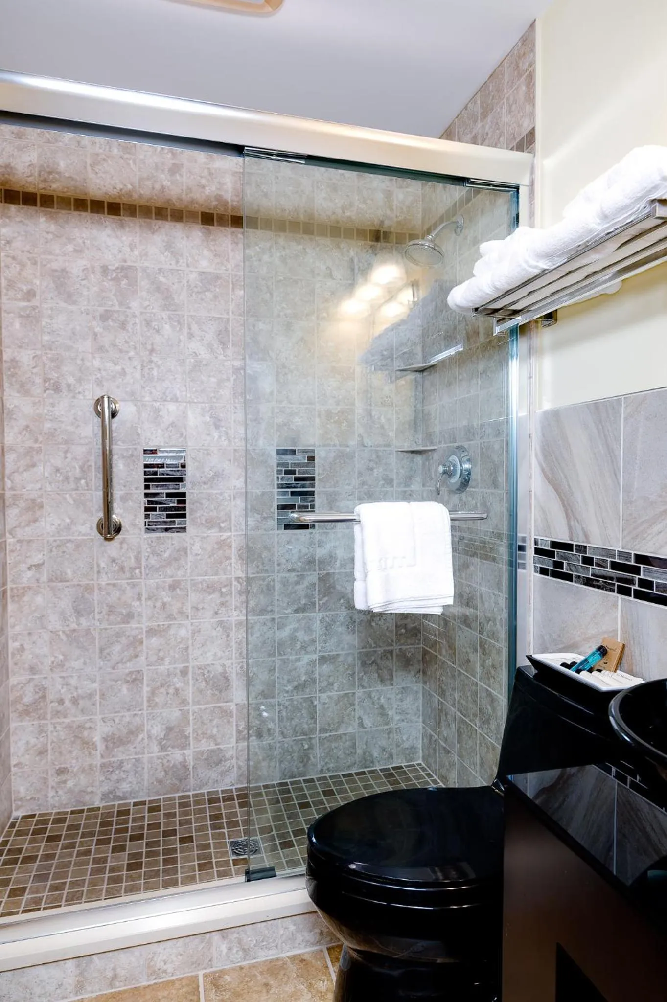 Bathroom in Adirondack Spruce Lodge