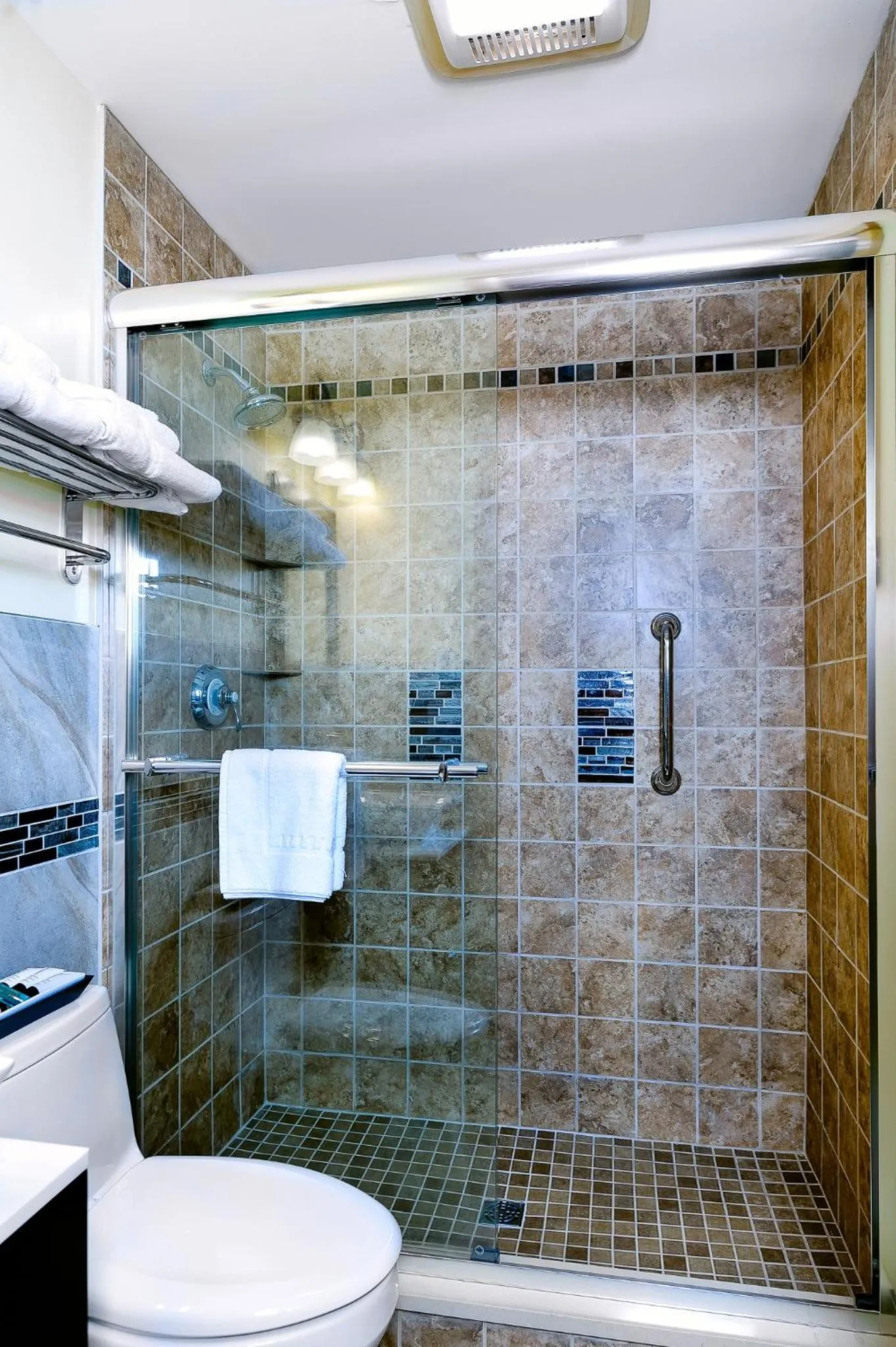 Bathroom in Adirondack Spruce Lodge