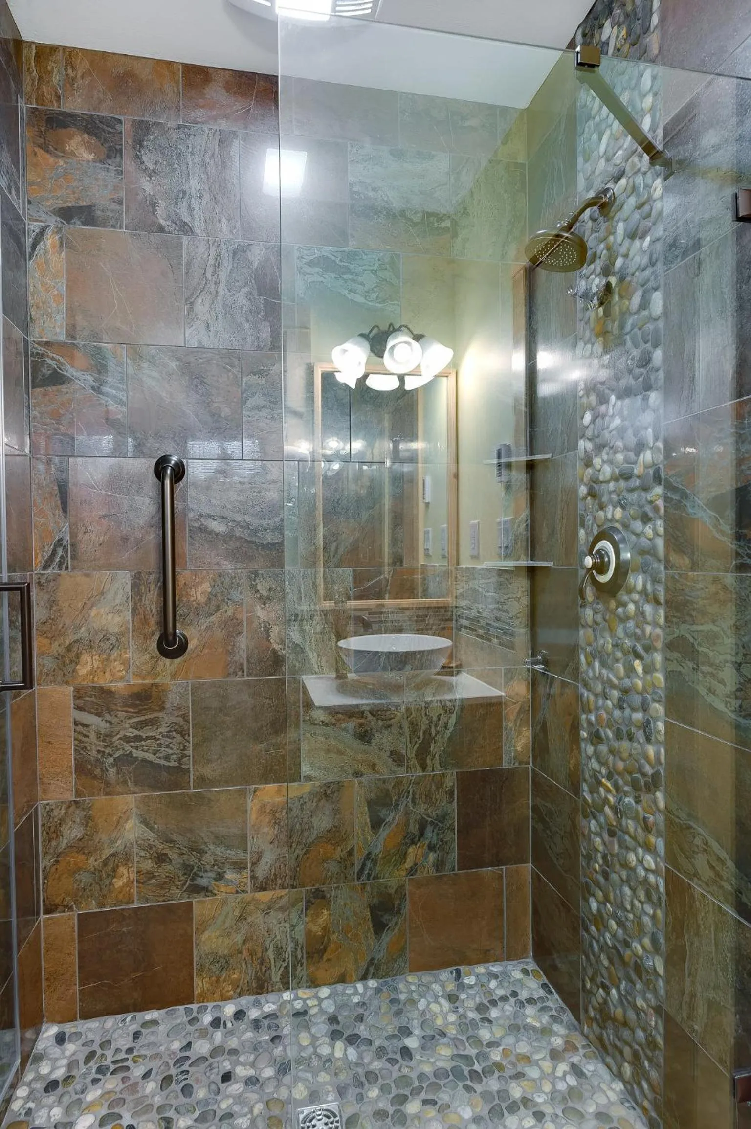 Shower in Adirondack Spruce Lodge