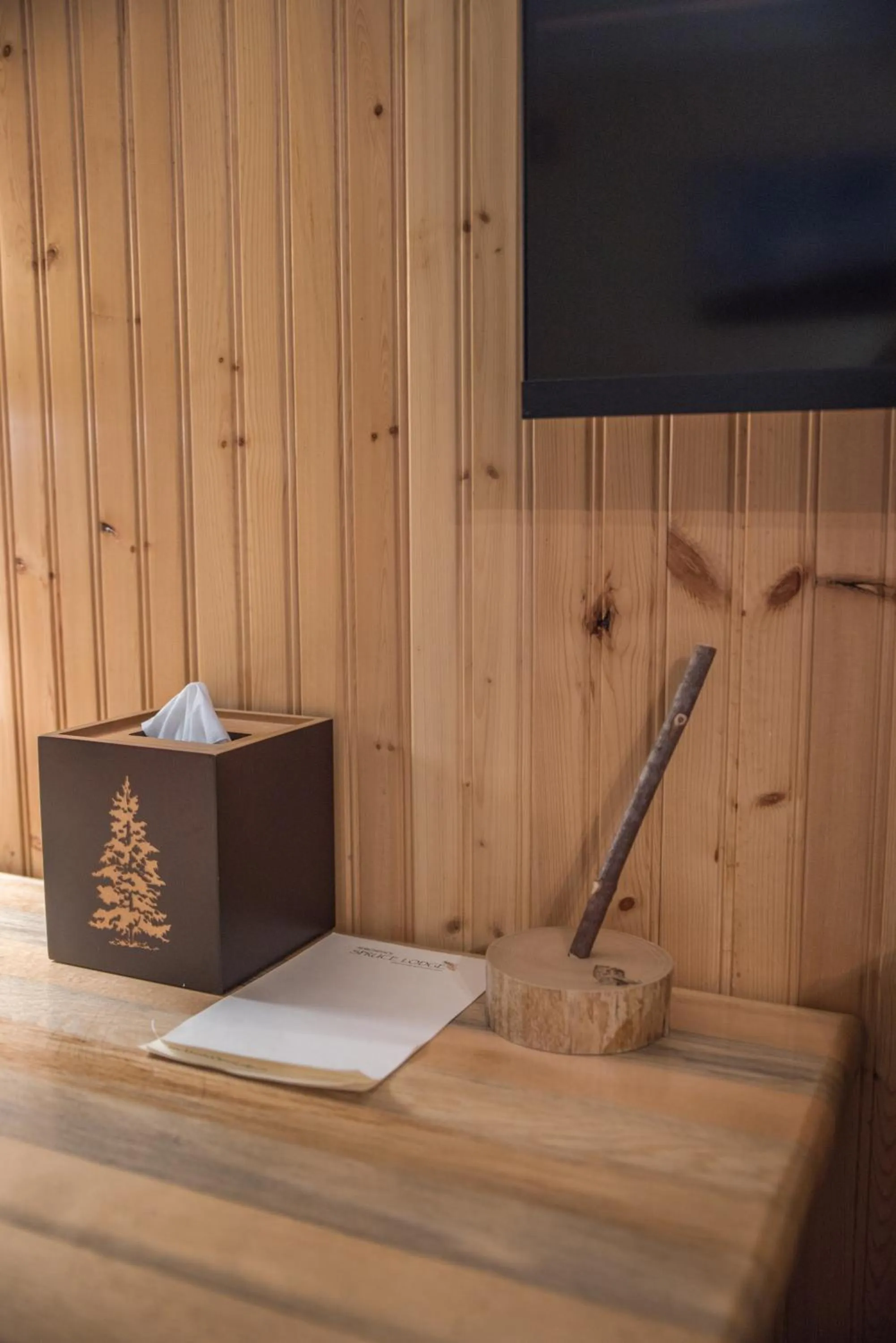 Decorative detail in Adirondack Spruce Lodge