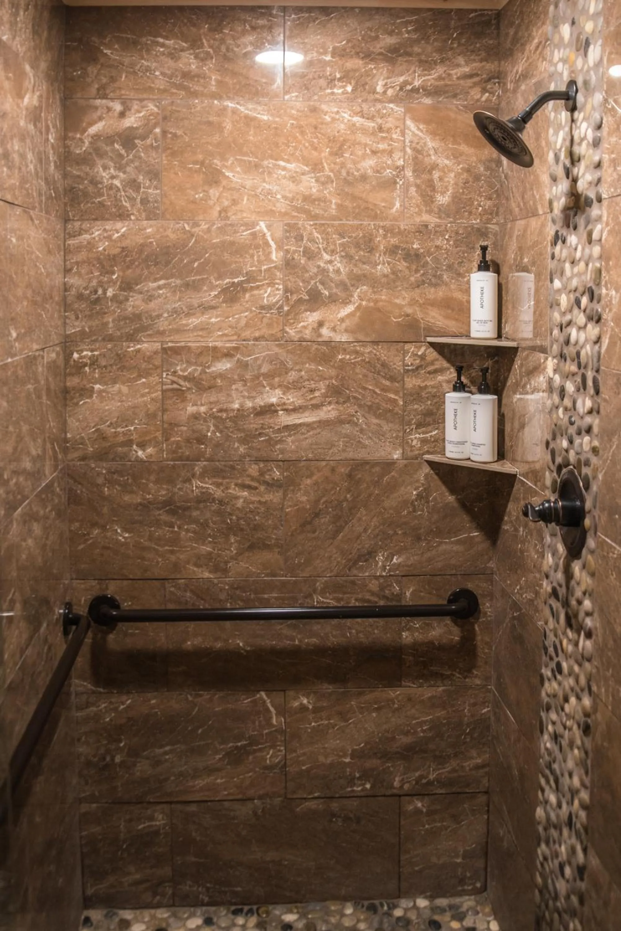 Shower in Adirondack Spruce Lodge