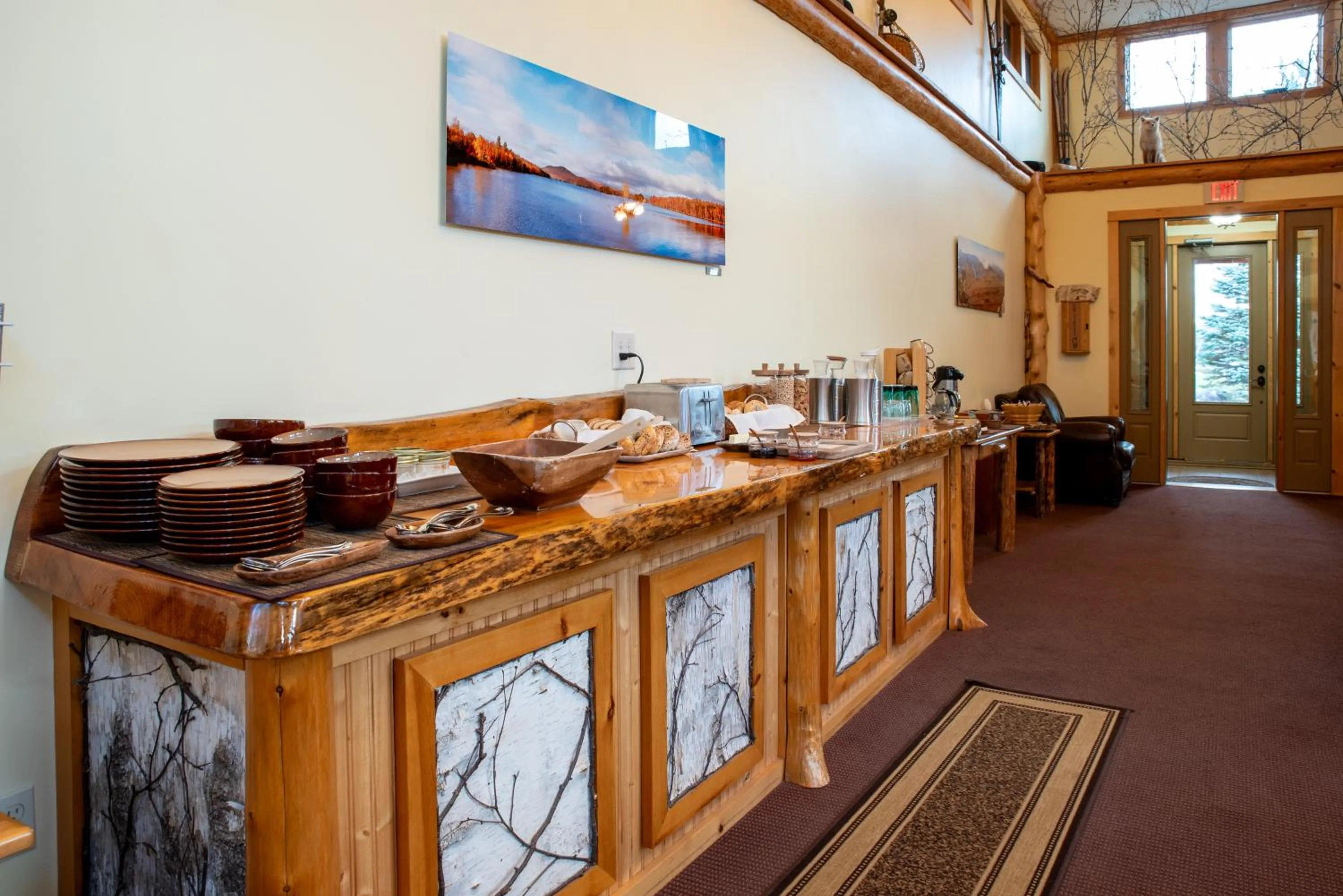 Food and drinks in Adirondack Spruce Lodge