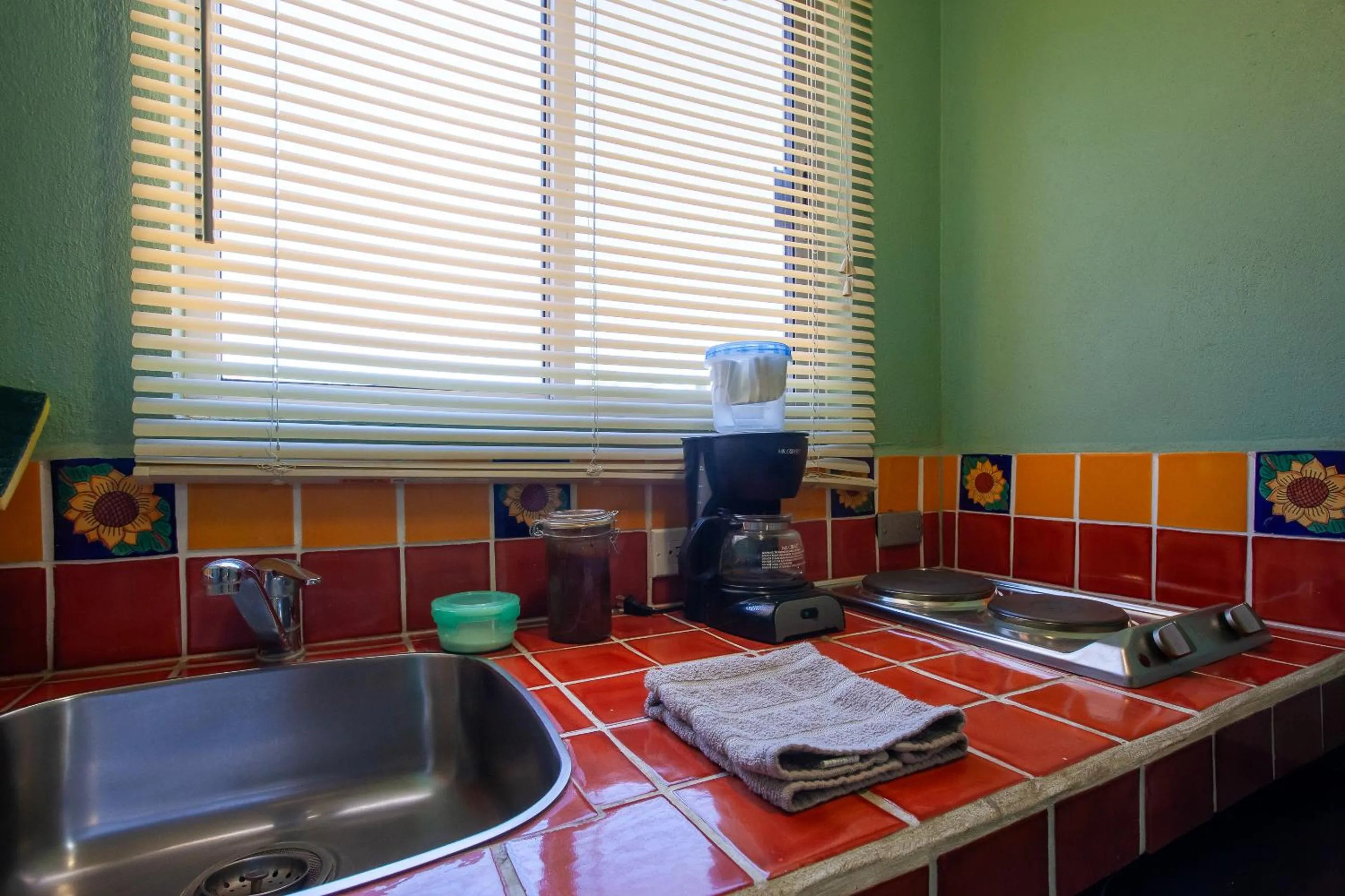 Kitchen or kitchenette in Casa Juarez B&B