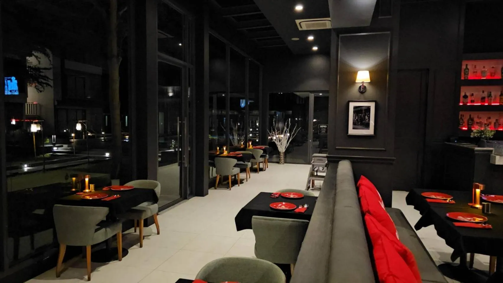 Restaurant/places to eat in Serenity Hotel and Spa Kabinburi