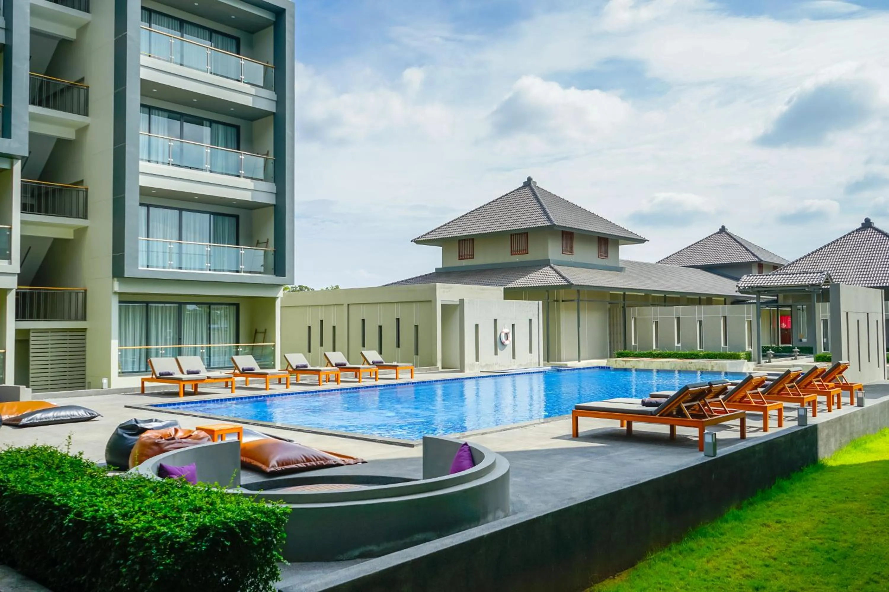 Swimming pool in Serenity Hotel and Spa Kabinburi