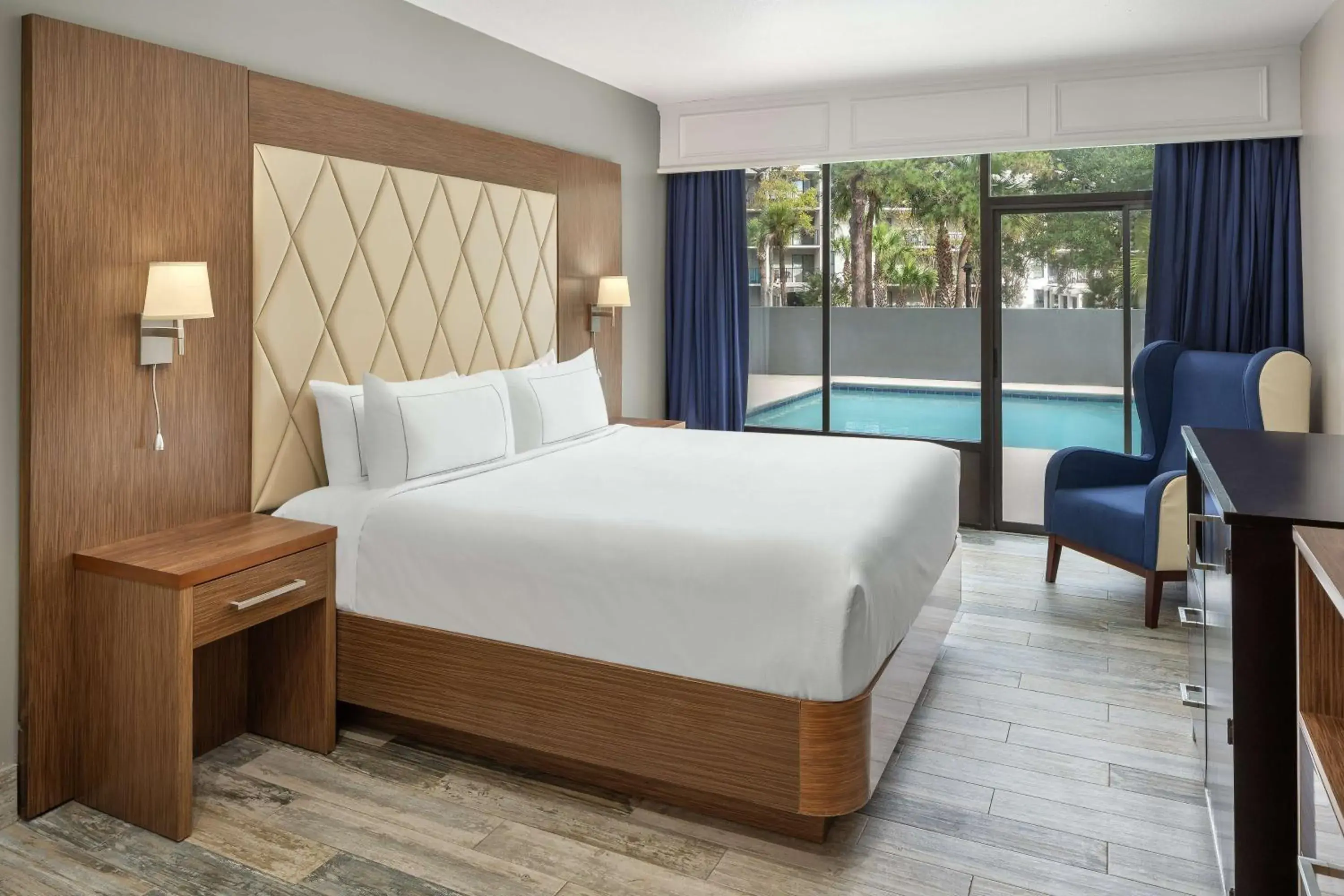 Bed in DoubleTree by Hilton Hilton Head Island Bed in DoubleTree by Hilton Hilton Head Island