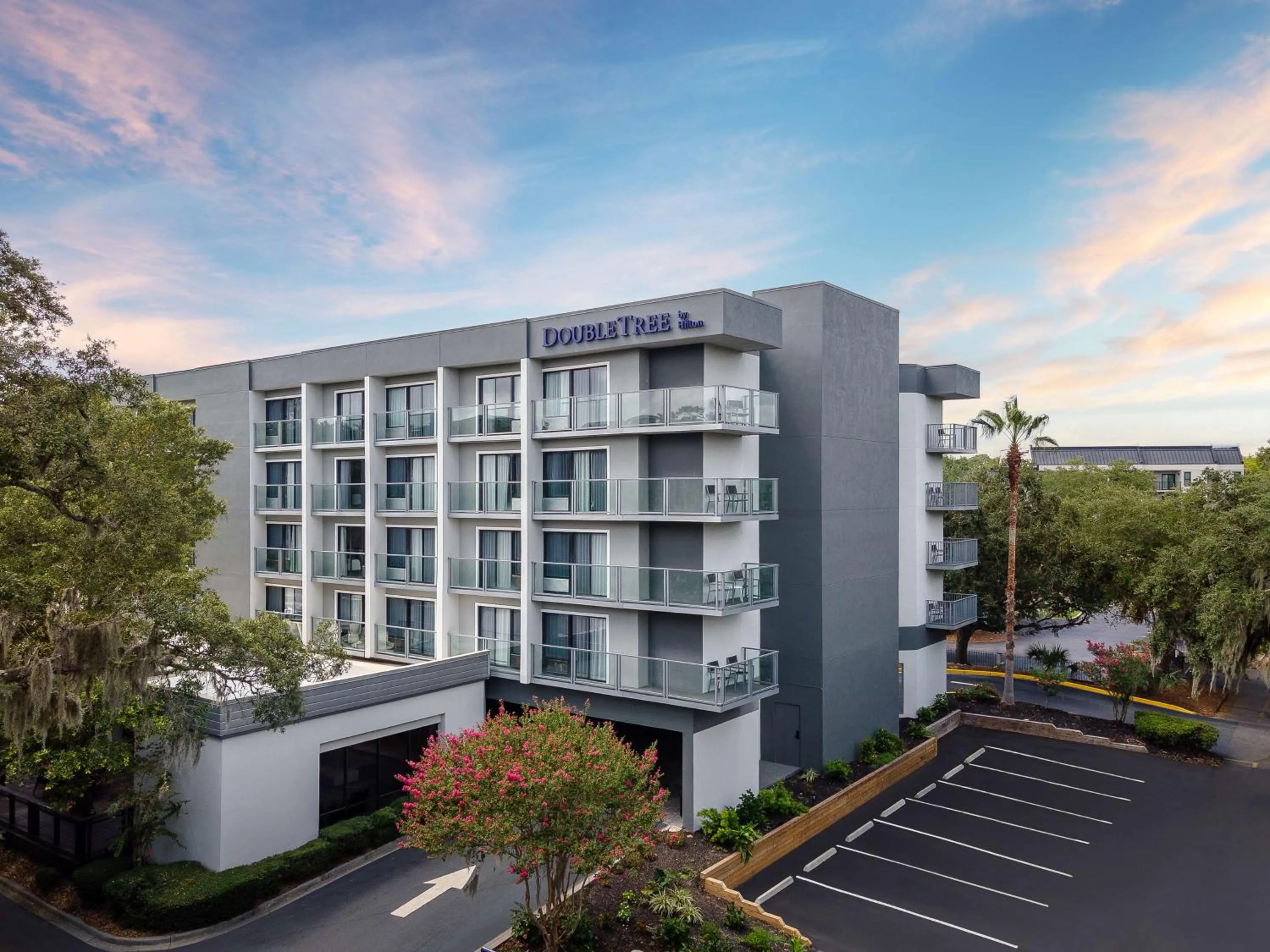 Property building in DoubleTree by Hilton Hilton Head Island