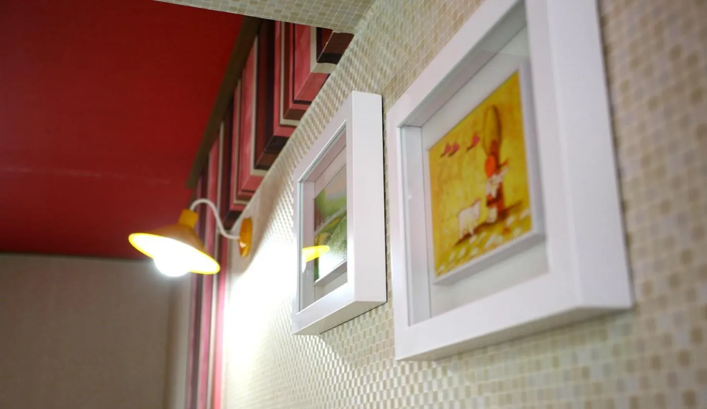 Decorative detail in Bluesean Pension