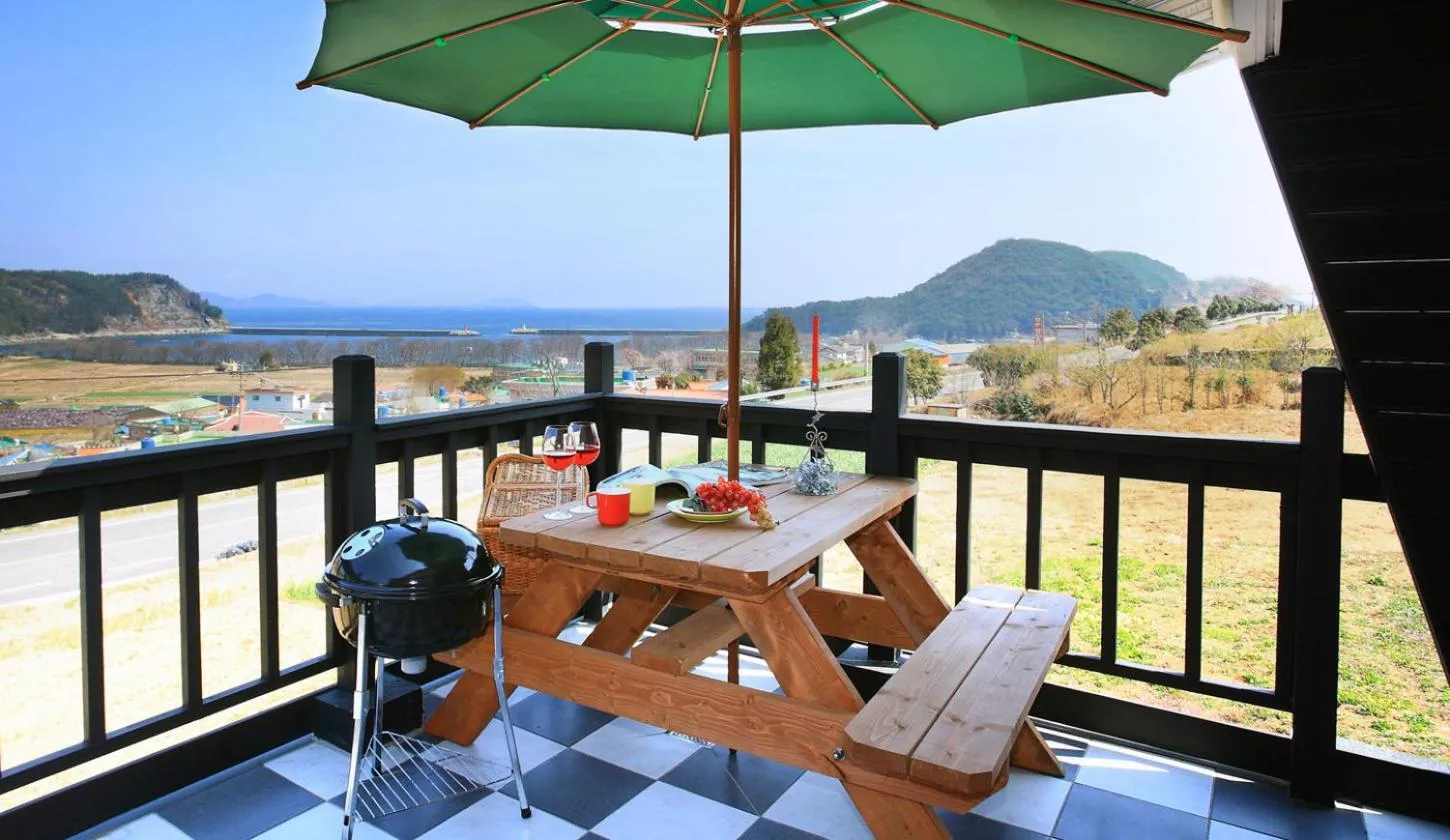 Day in Bluesean Pension