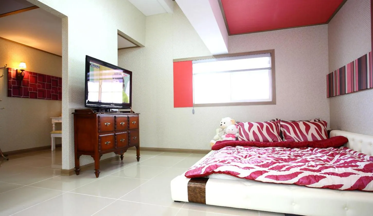 Day, Bed in Bluesean Pension