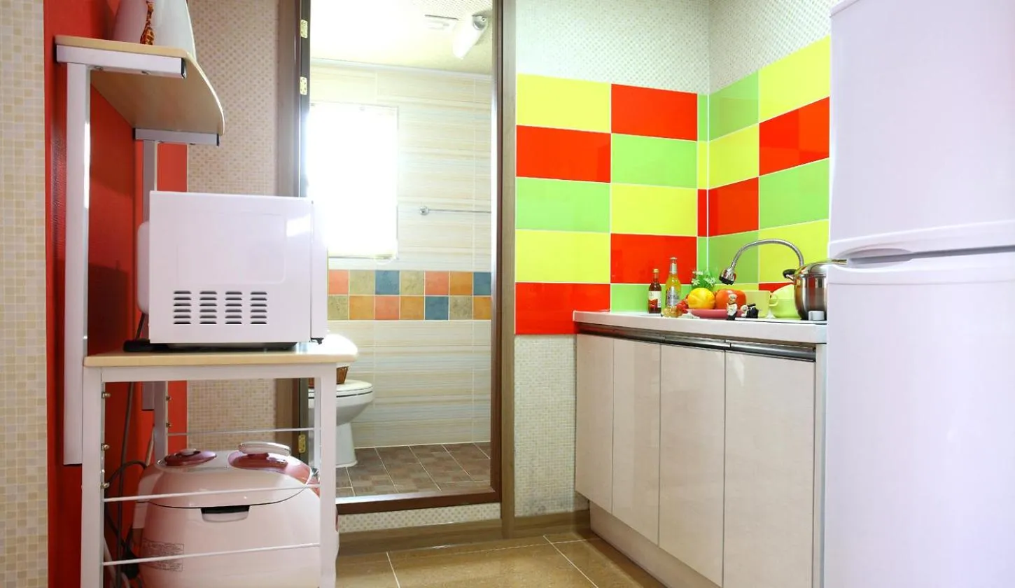 Kitchen or kitchenette in Bluesean Pension